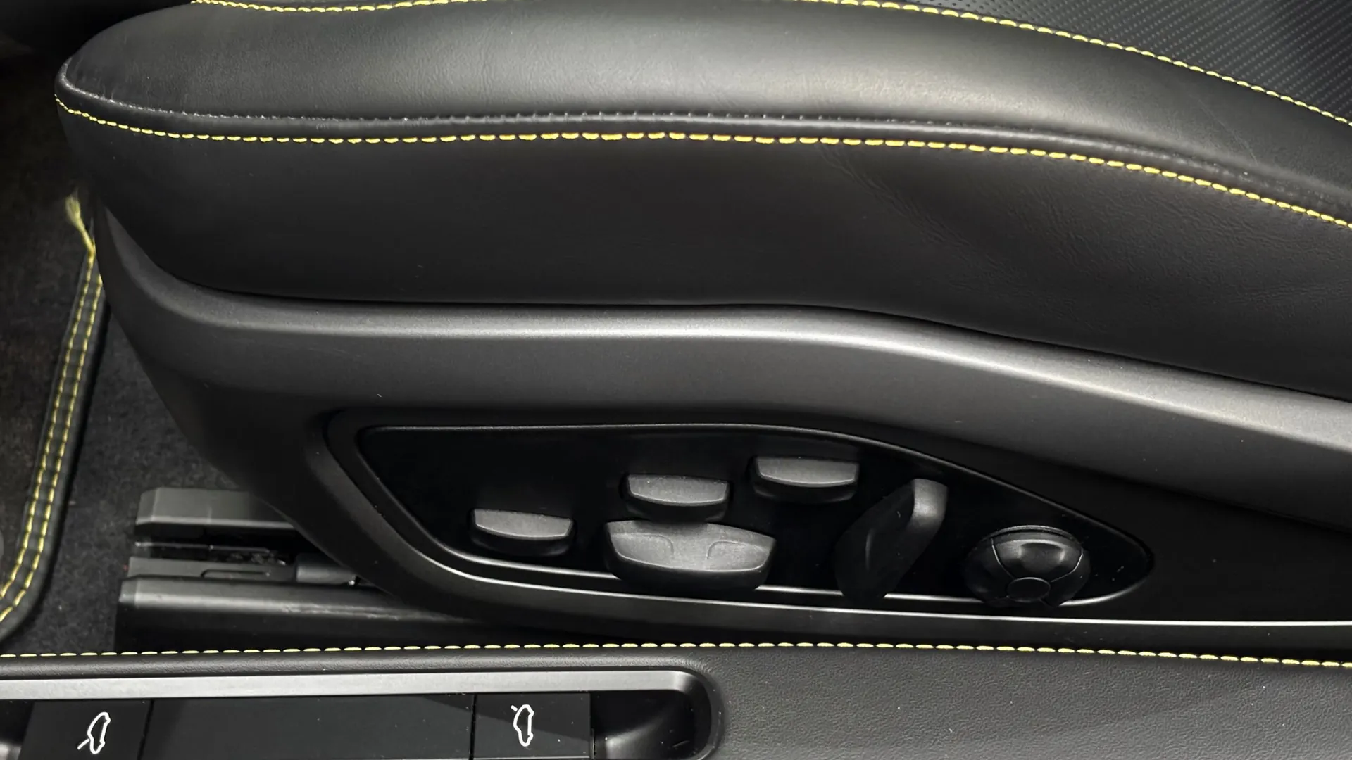 Porsche 992 — photo 30