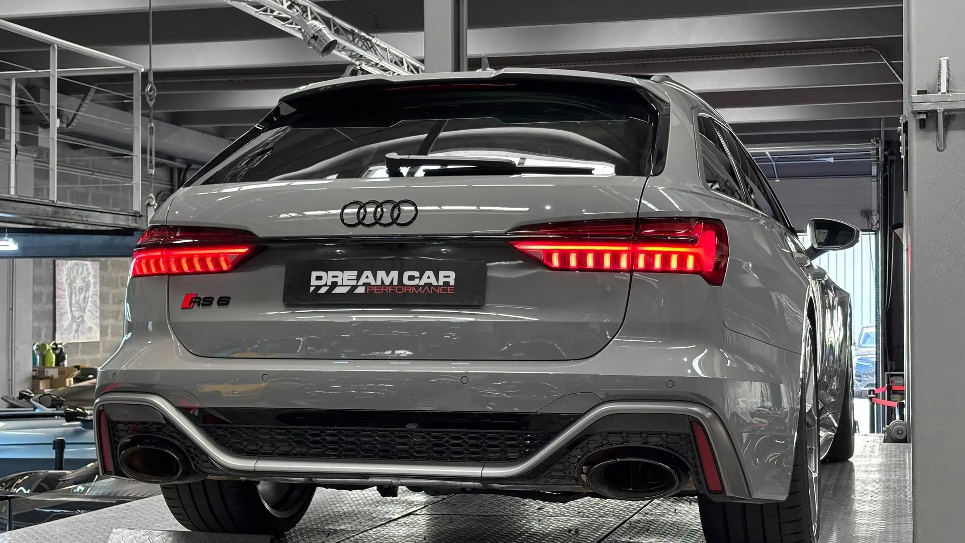 Audi RS6 — photo 8