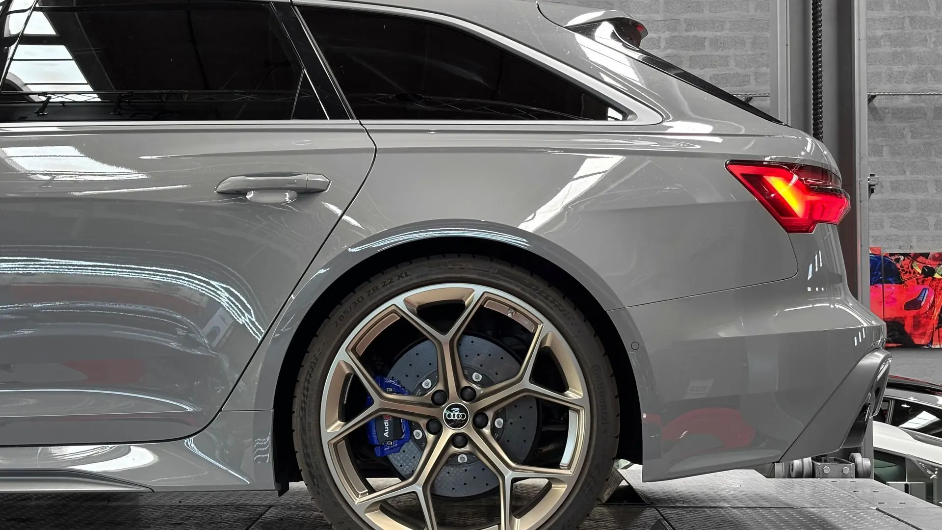 Audi RS6 — photo 6