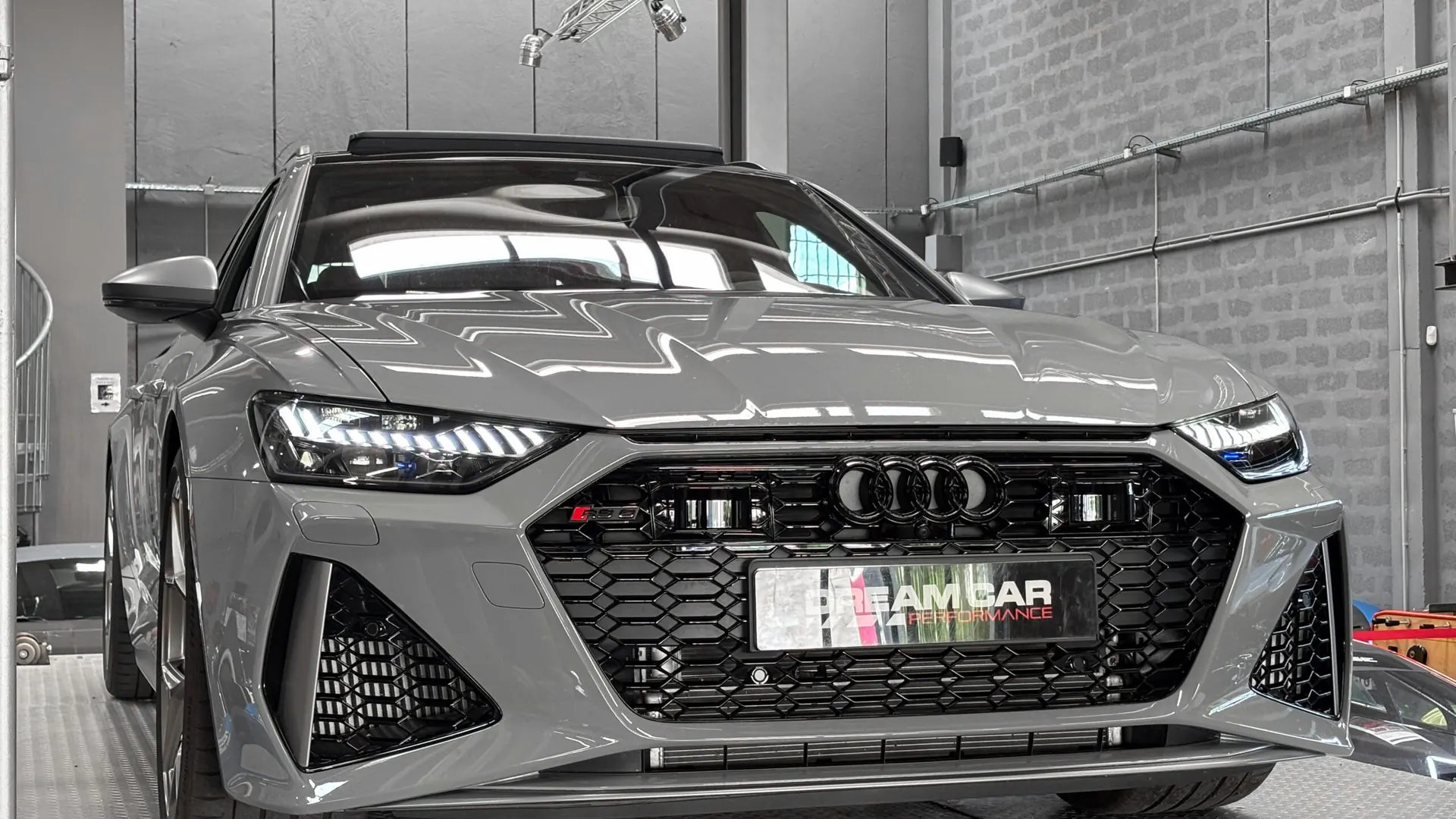 Audi RS6 — photo 8