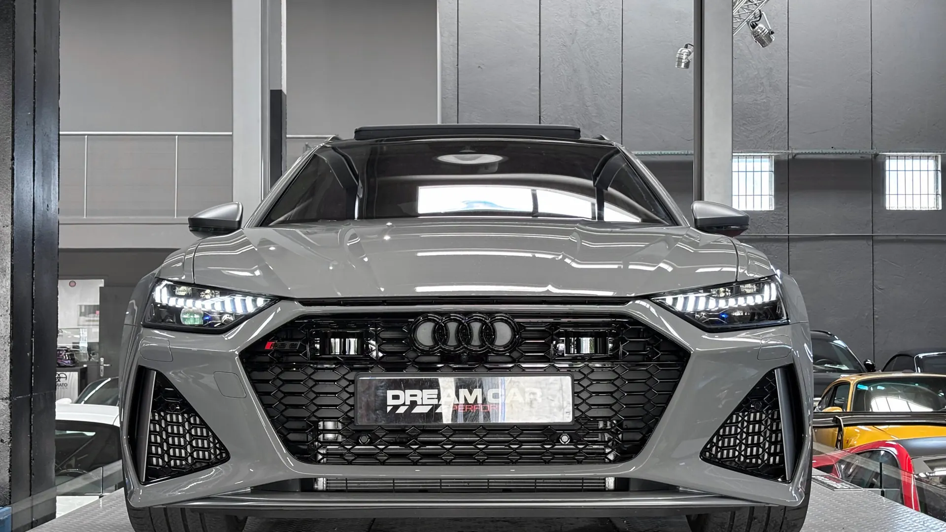 Audi RS6 — photo 9