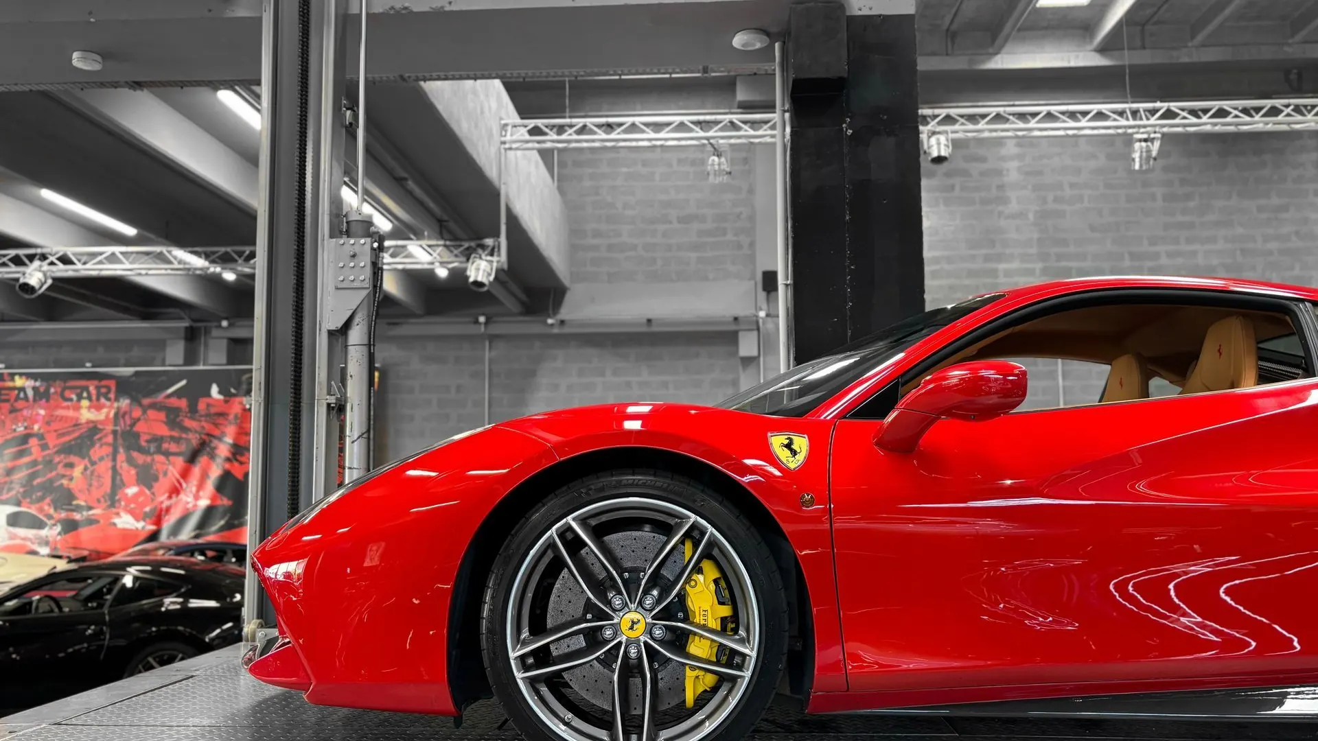 Ferrari 488 — photo 4