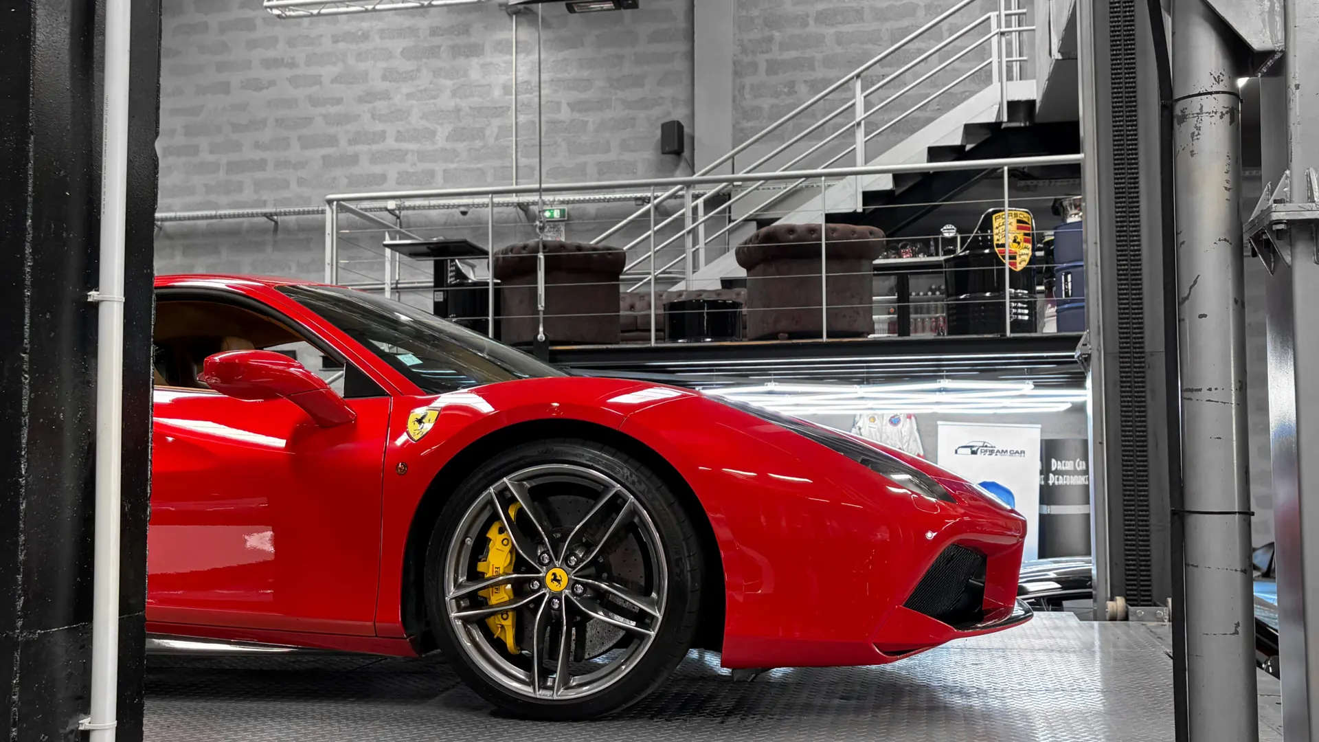 Ferrari 488 — photo 18