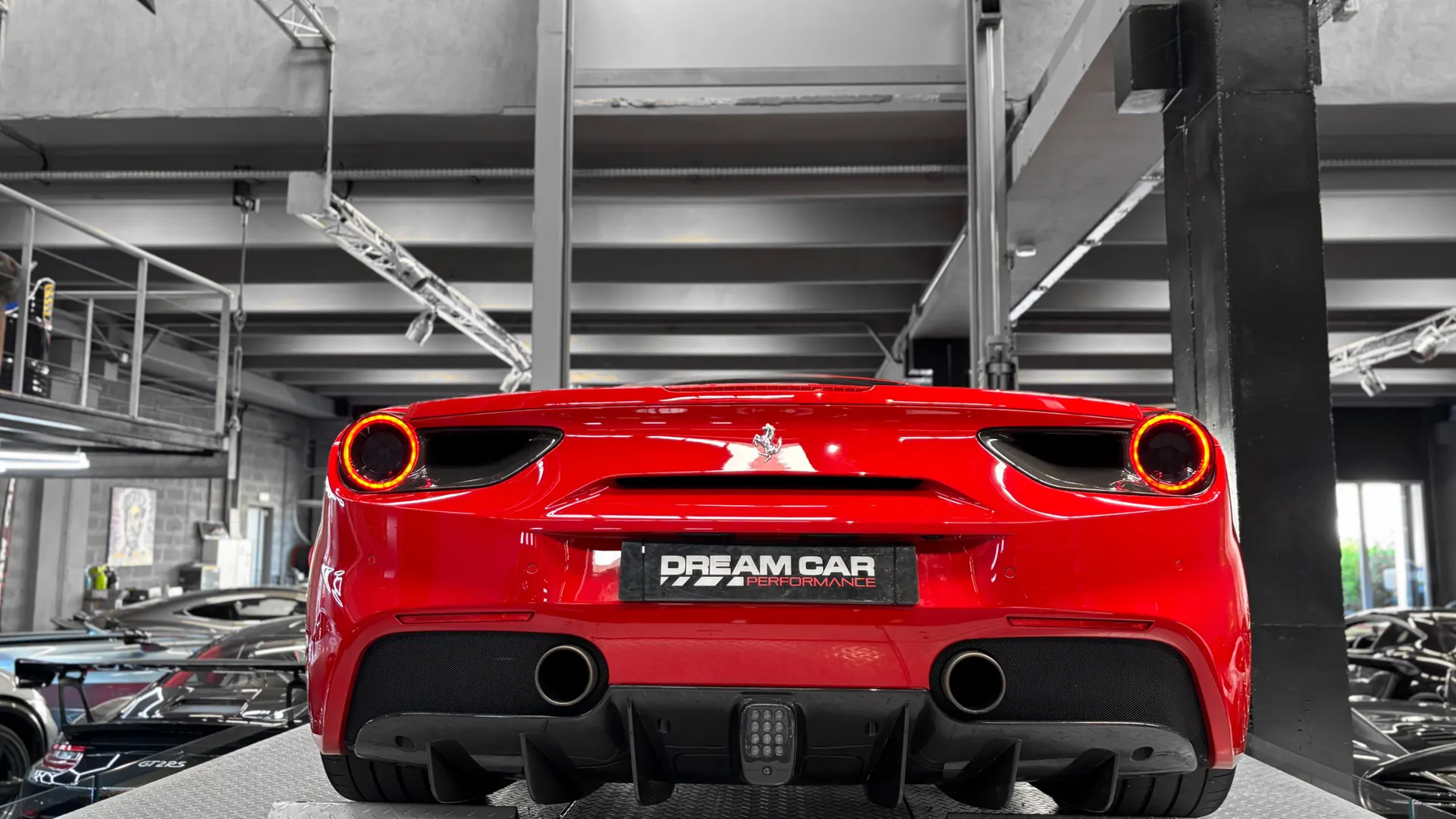 Ferrari 488 — photo 13
