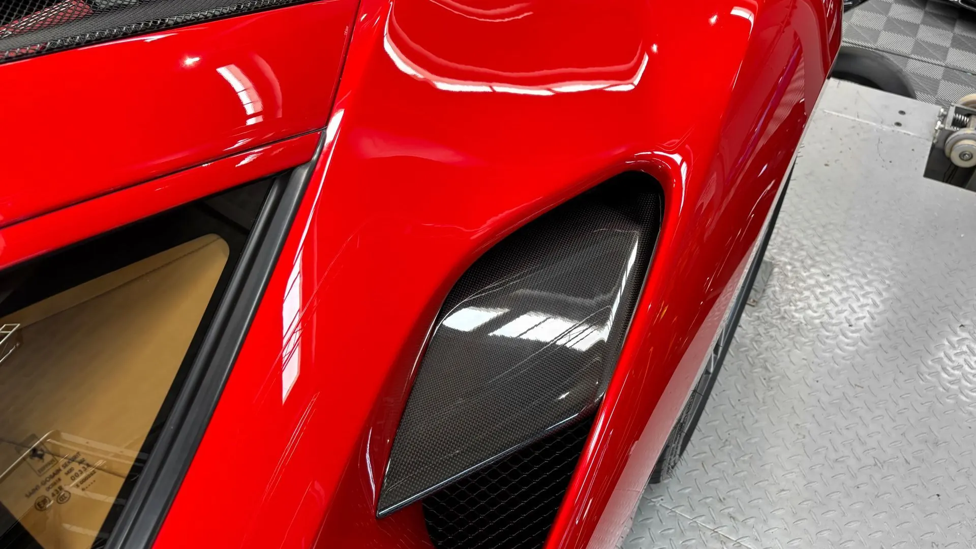Ferrari 488 — photo 9