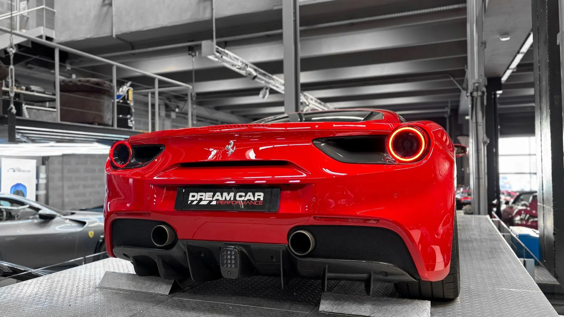 Ferrari 488 — photo 6