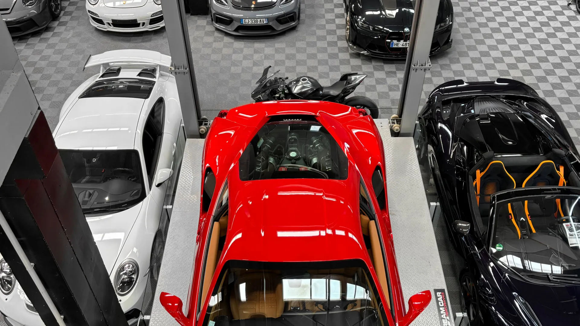 Ferrari 488 — photo 23