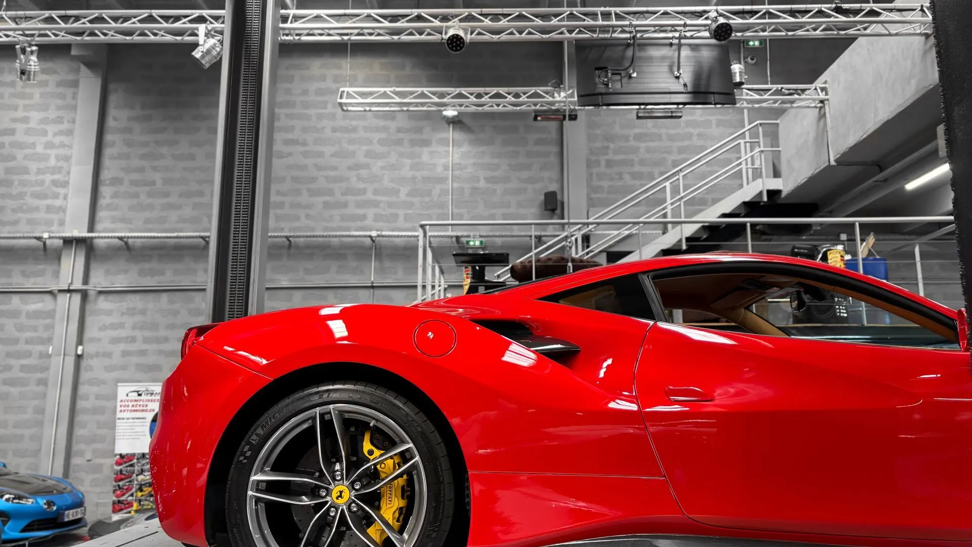 Ferrari 488 — photo 7