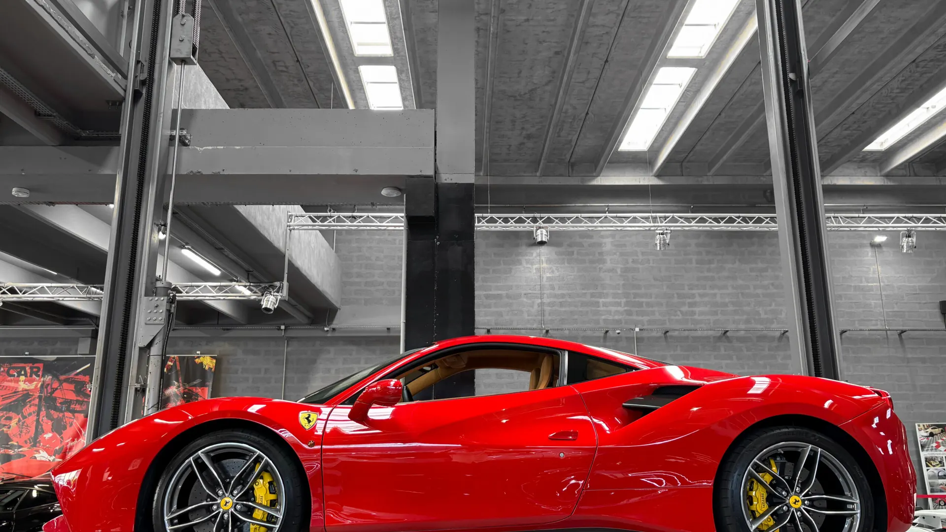 Ferrari 488 — photo 9
