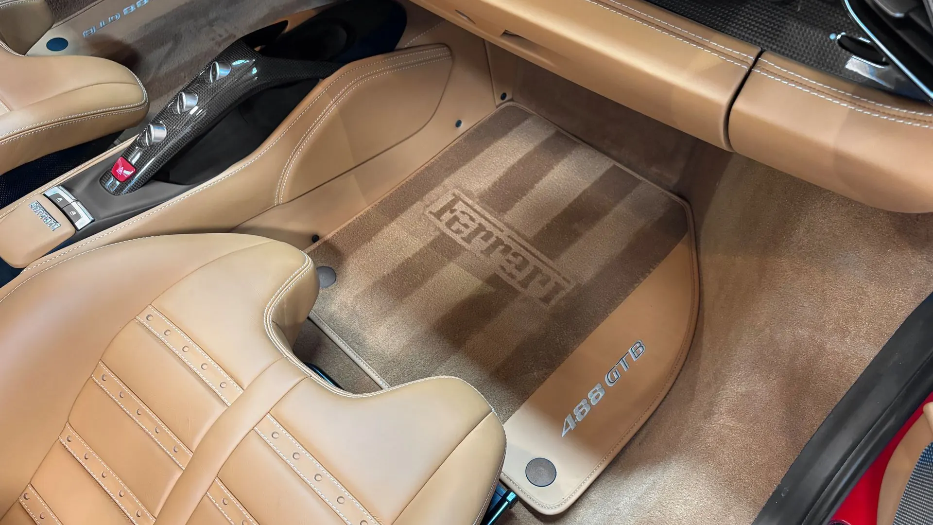Ferrari 488 — photo 18