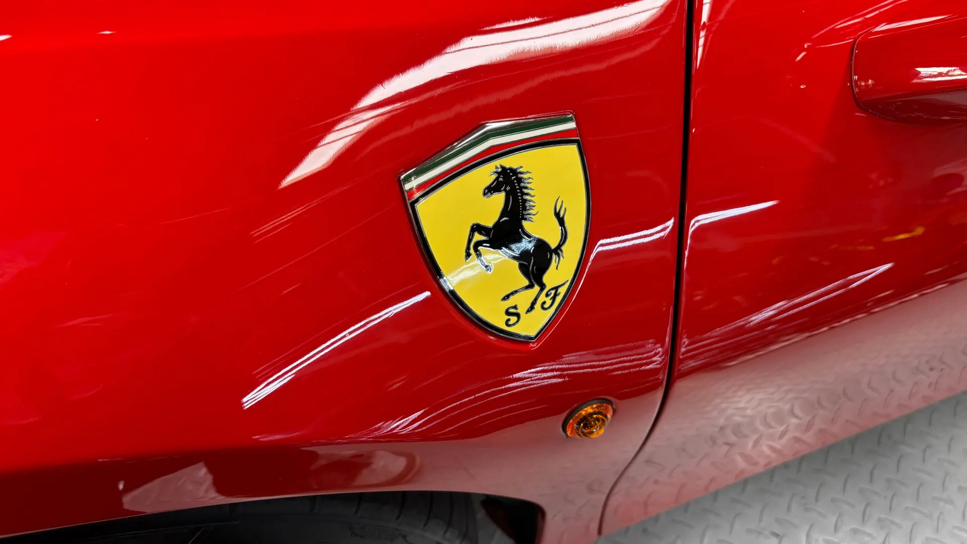 Ferrari 488 — photo 19