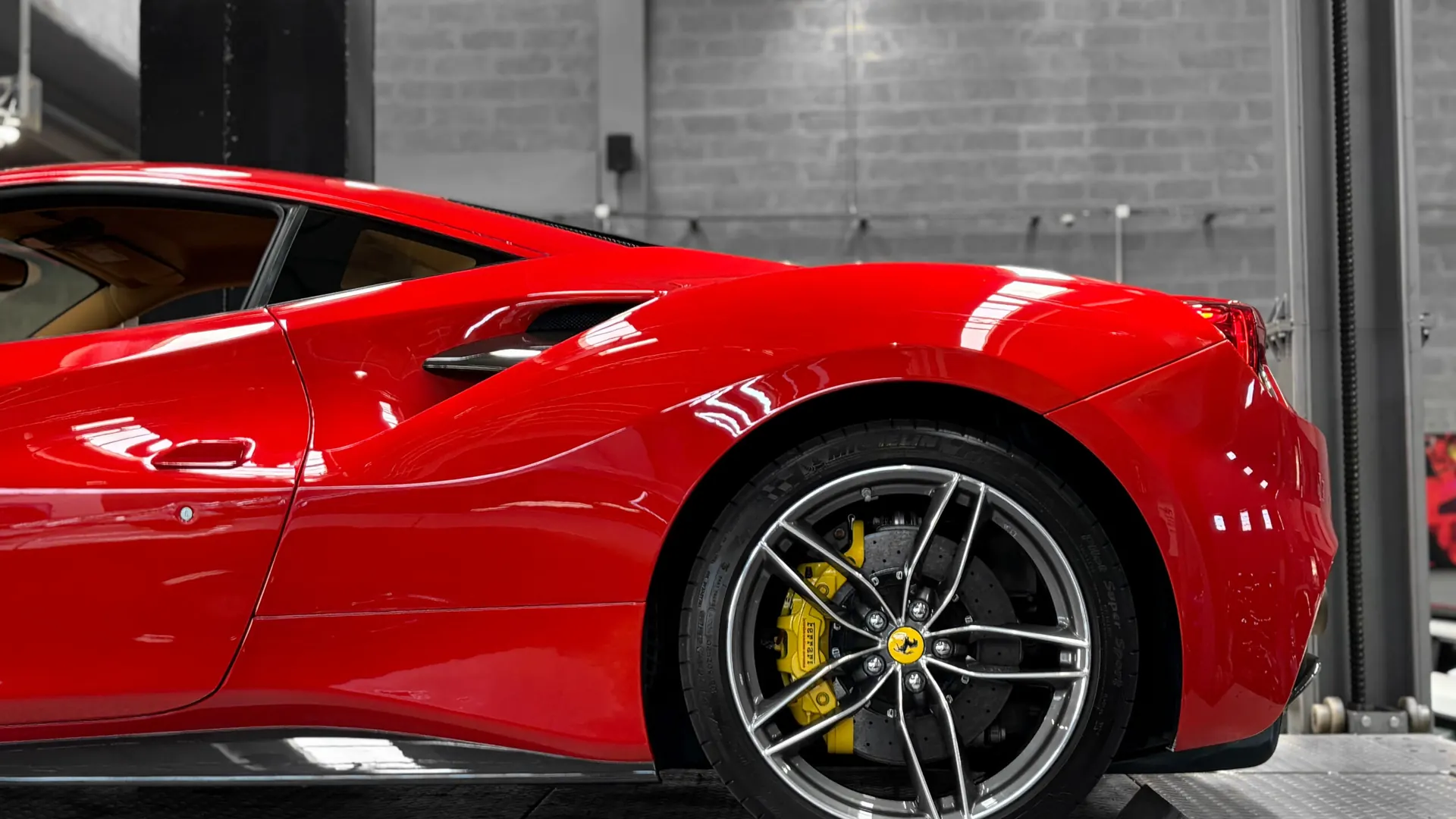 Ferrari 488 — photo 8