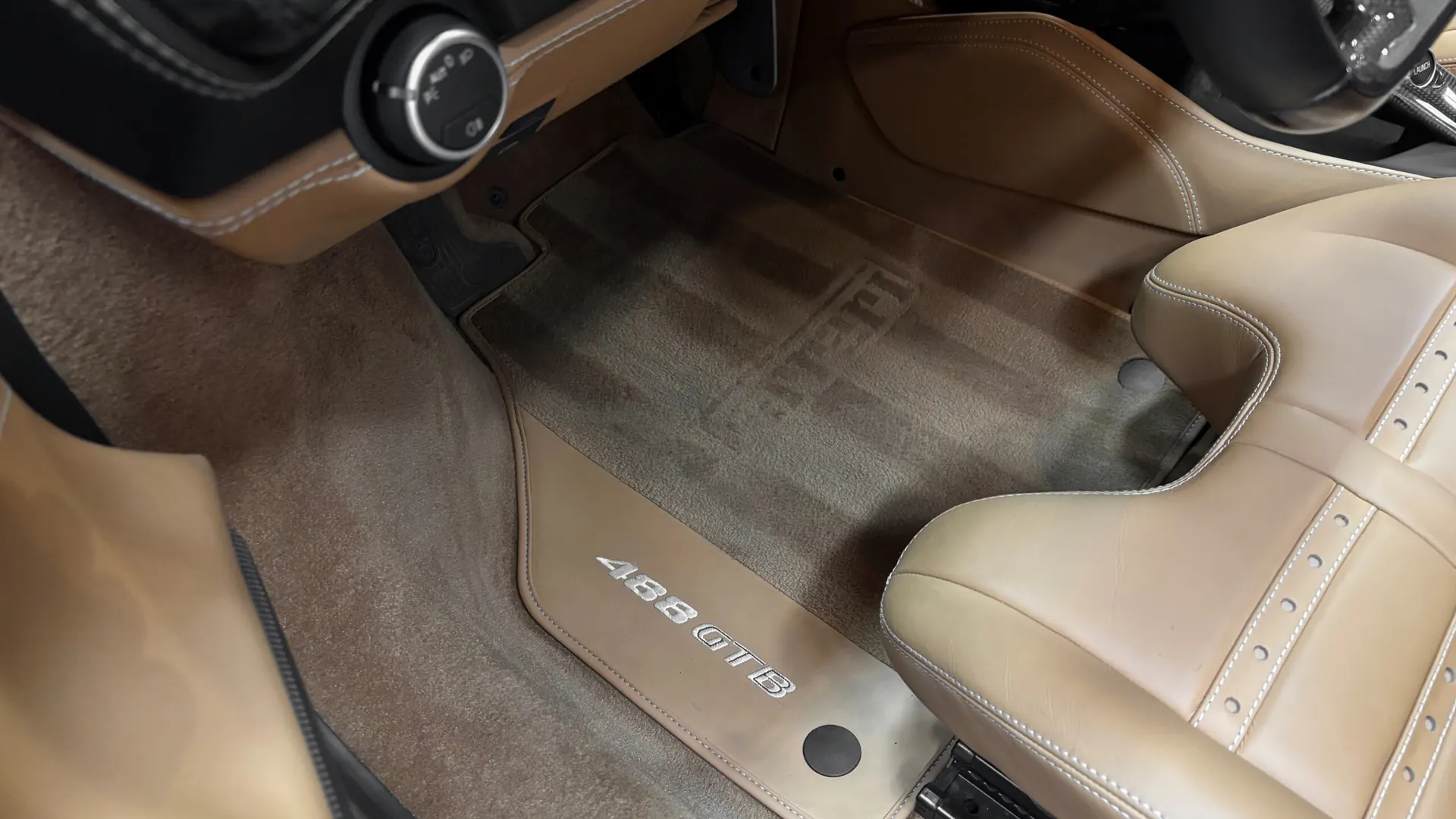 Ferrari 488 — photo 27