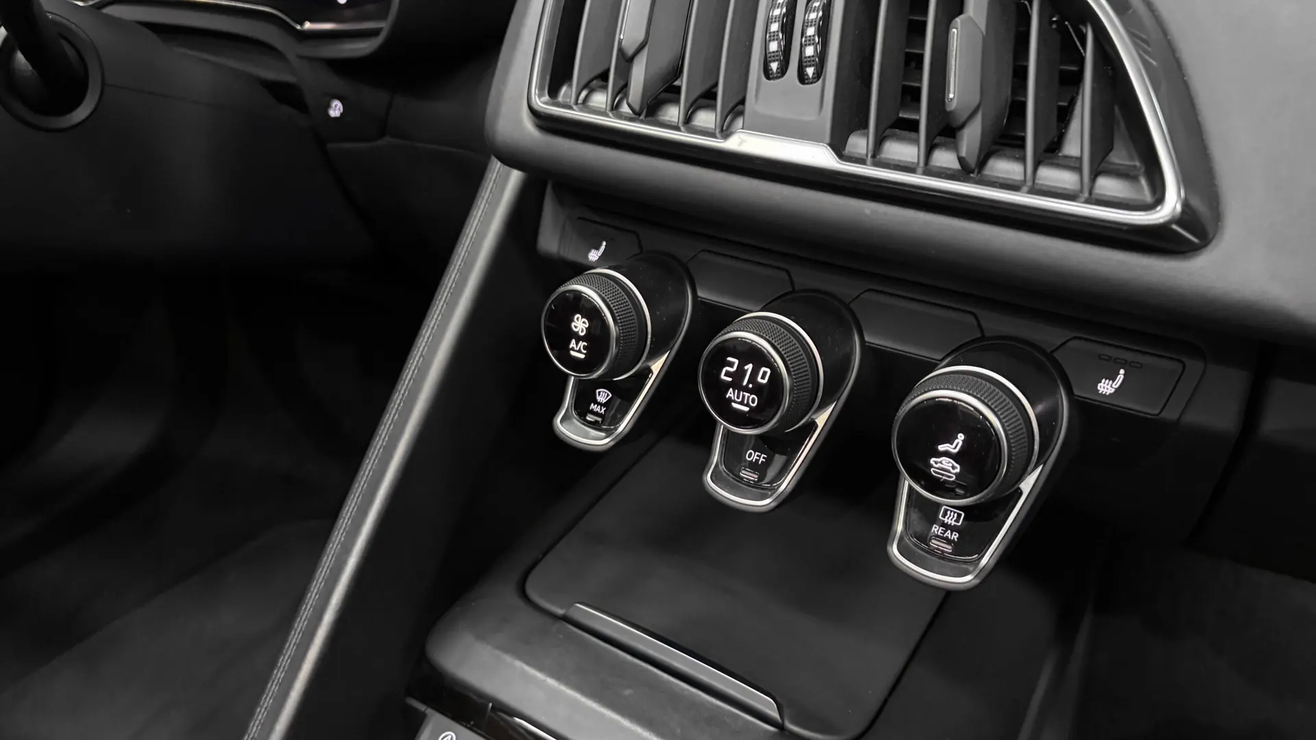 Audi R8 — photo 27