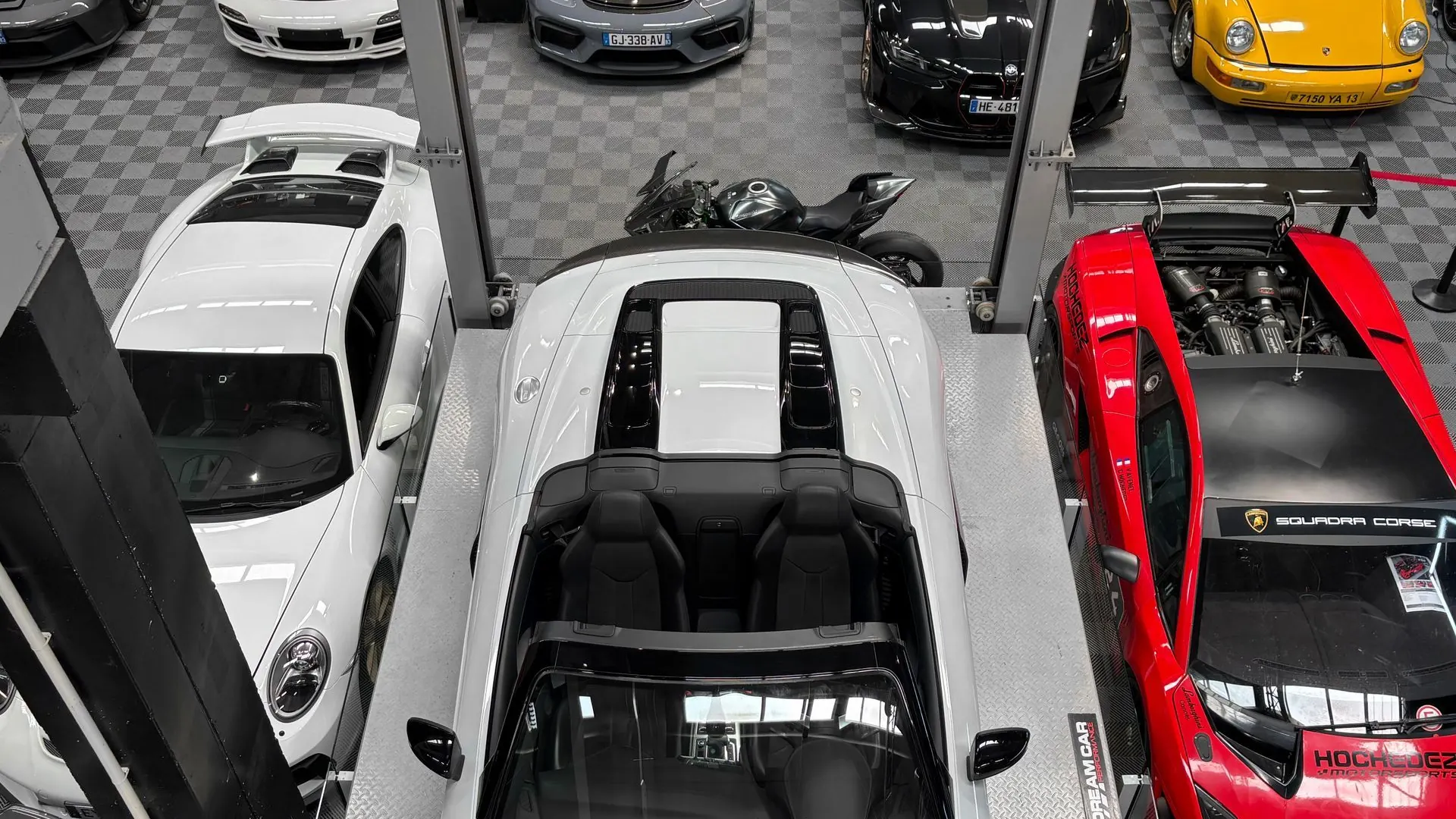 Audi R8 — photo 9