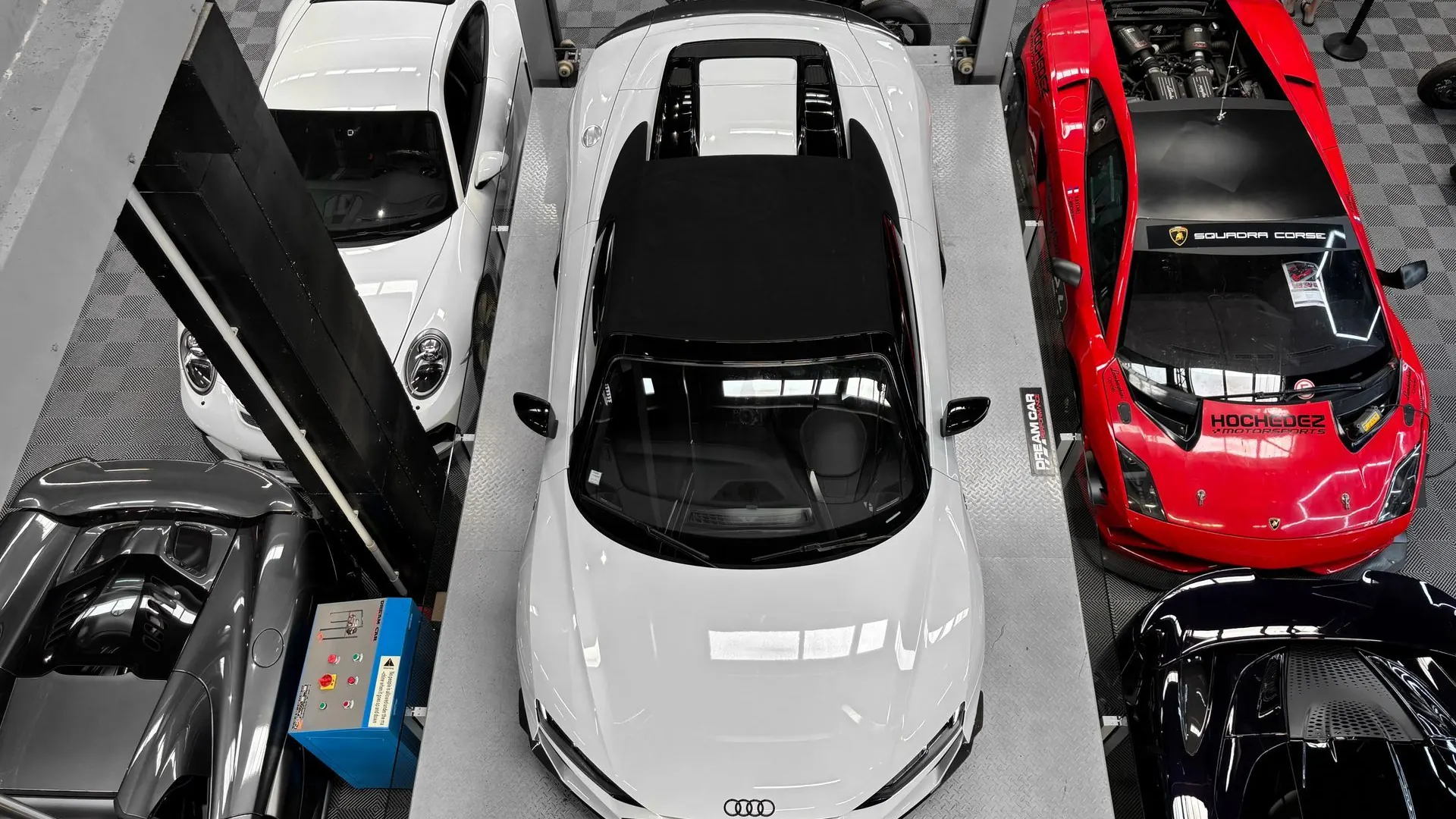 Audi R8 — photo 10