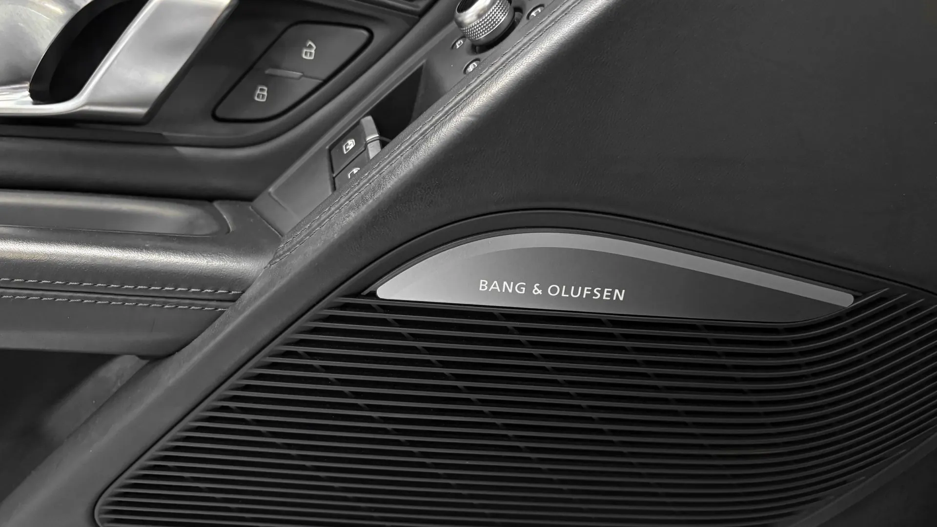 Audi R8 — photo 16