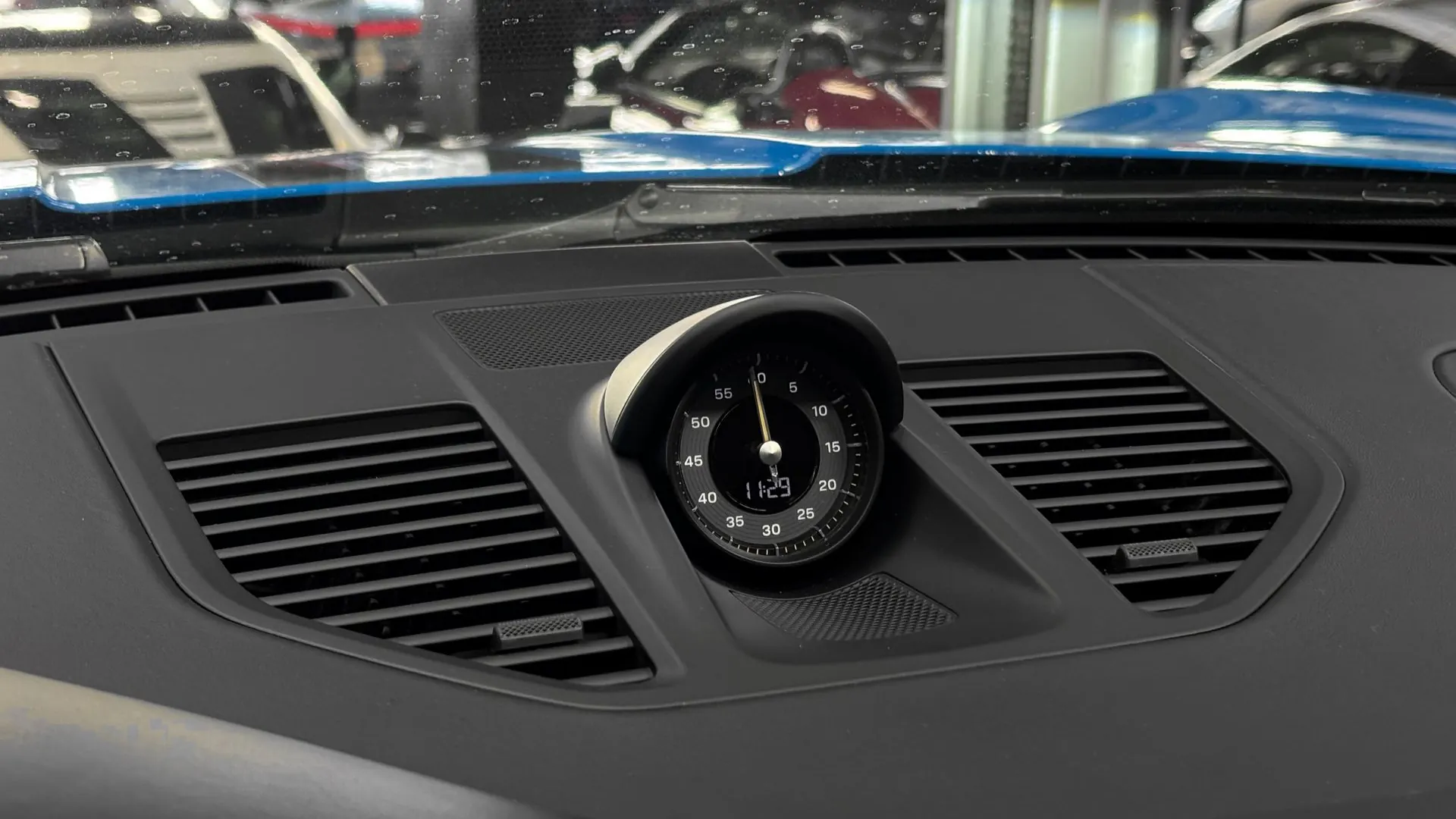 Porsche 992 — photo 17