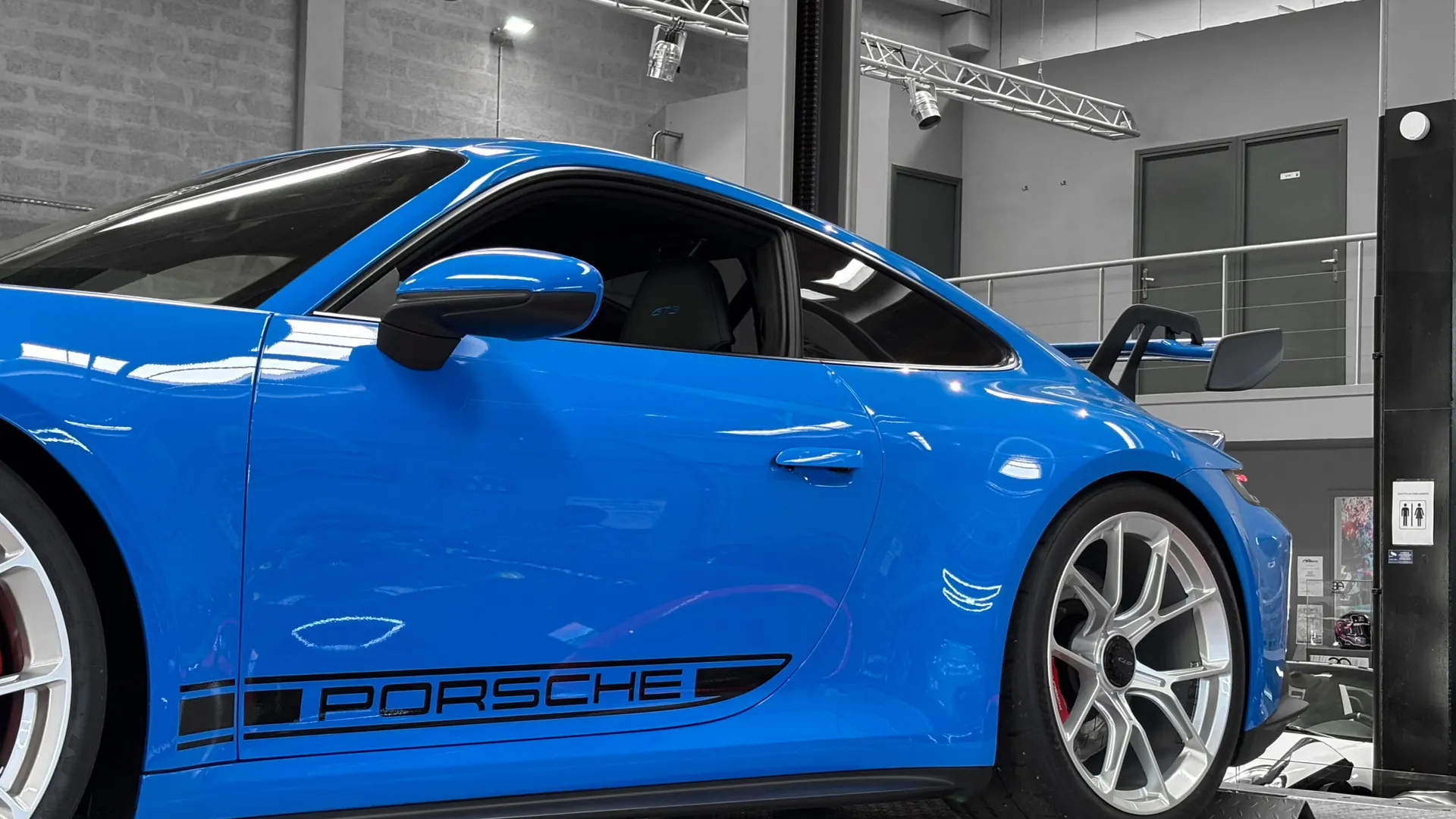 Porsche 992 — photo 15
