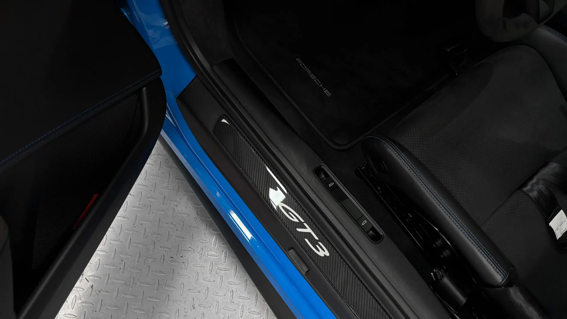 Porsche 992 — photo 29