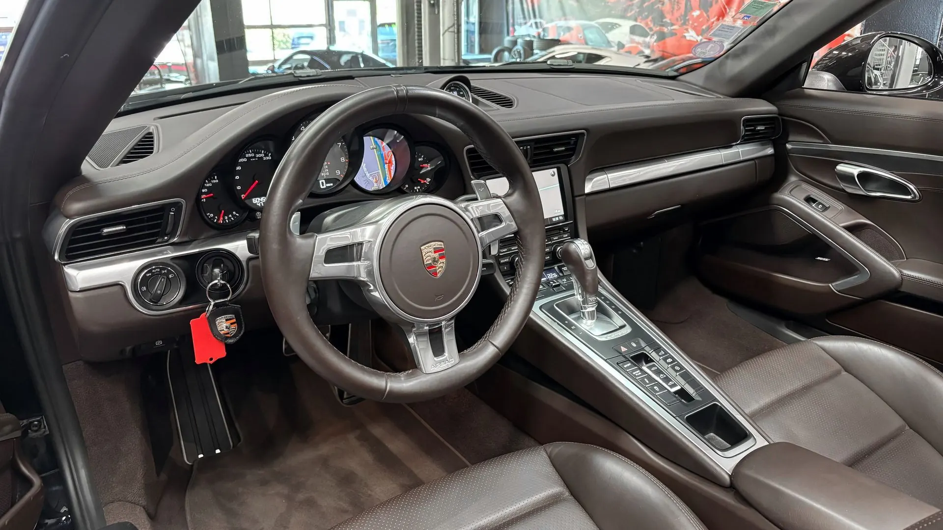 Porsche 991.1 — photo 12