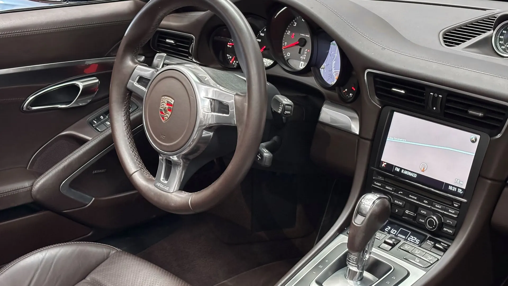 Porsche 991.1 — photo 17