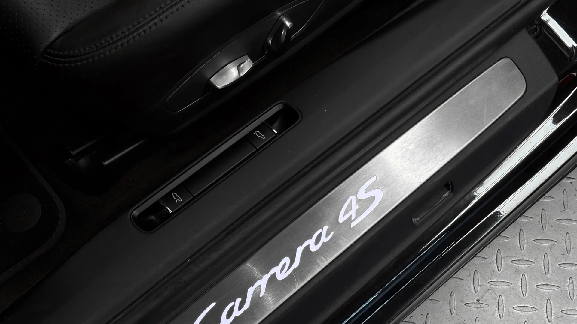 Porsche 991.1 — photo 24