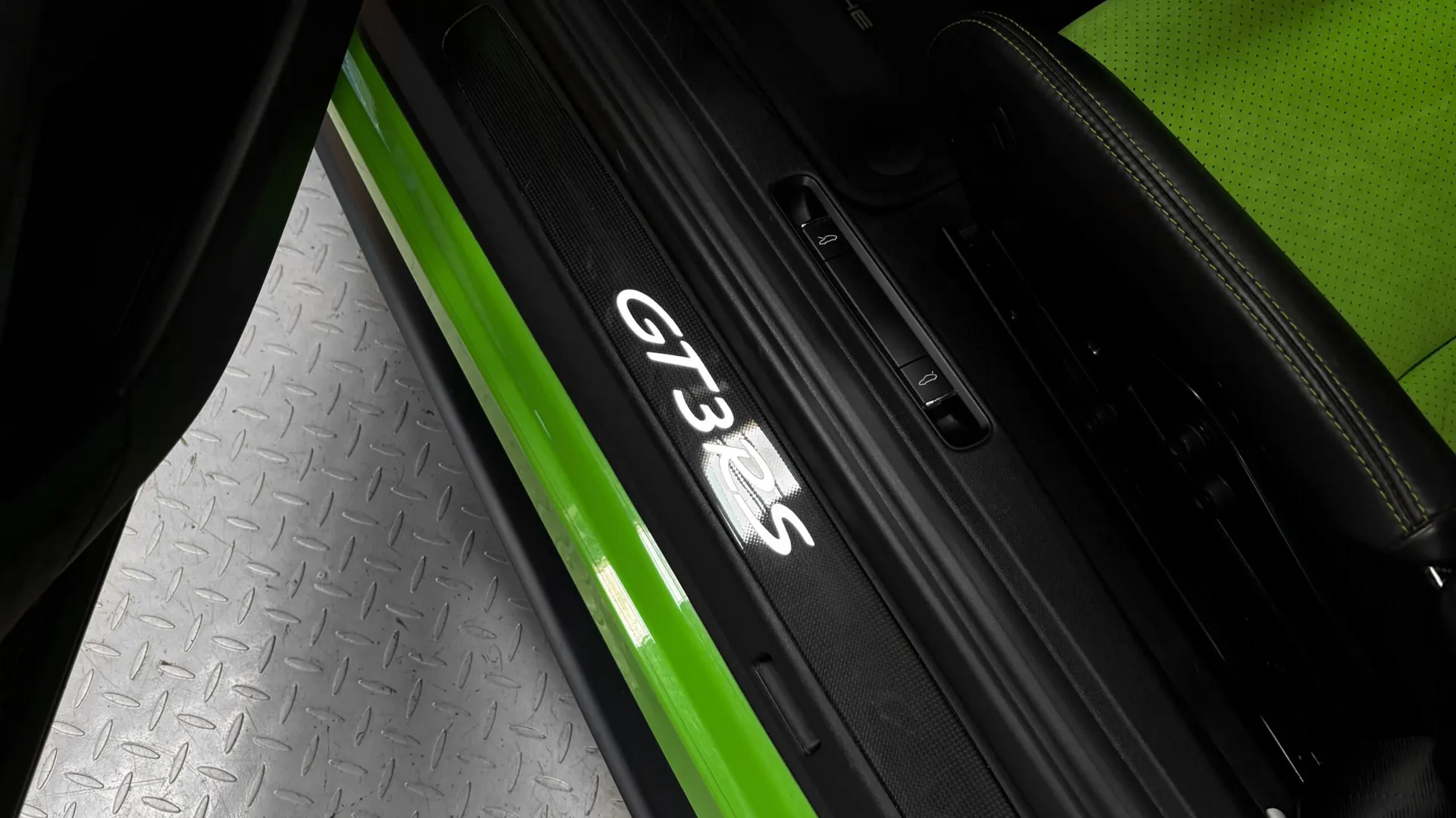 Porsche 991 — photo 27