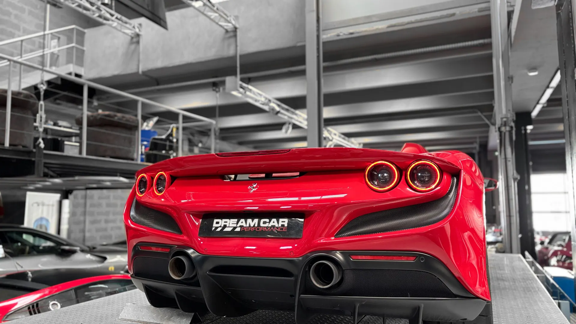 Ferrari F8 — photo 11