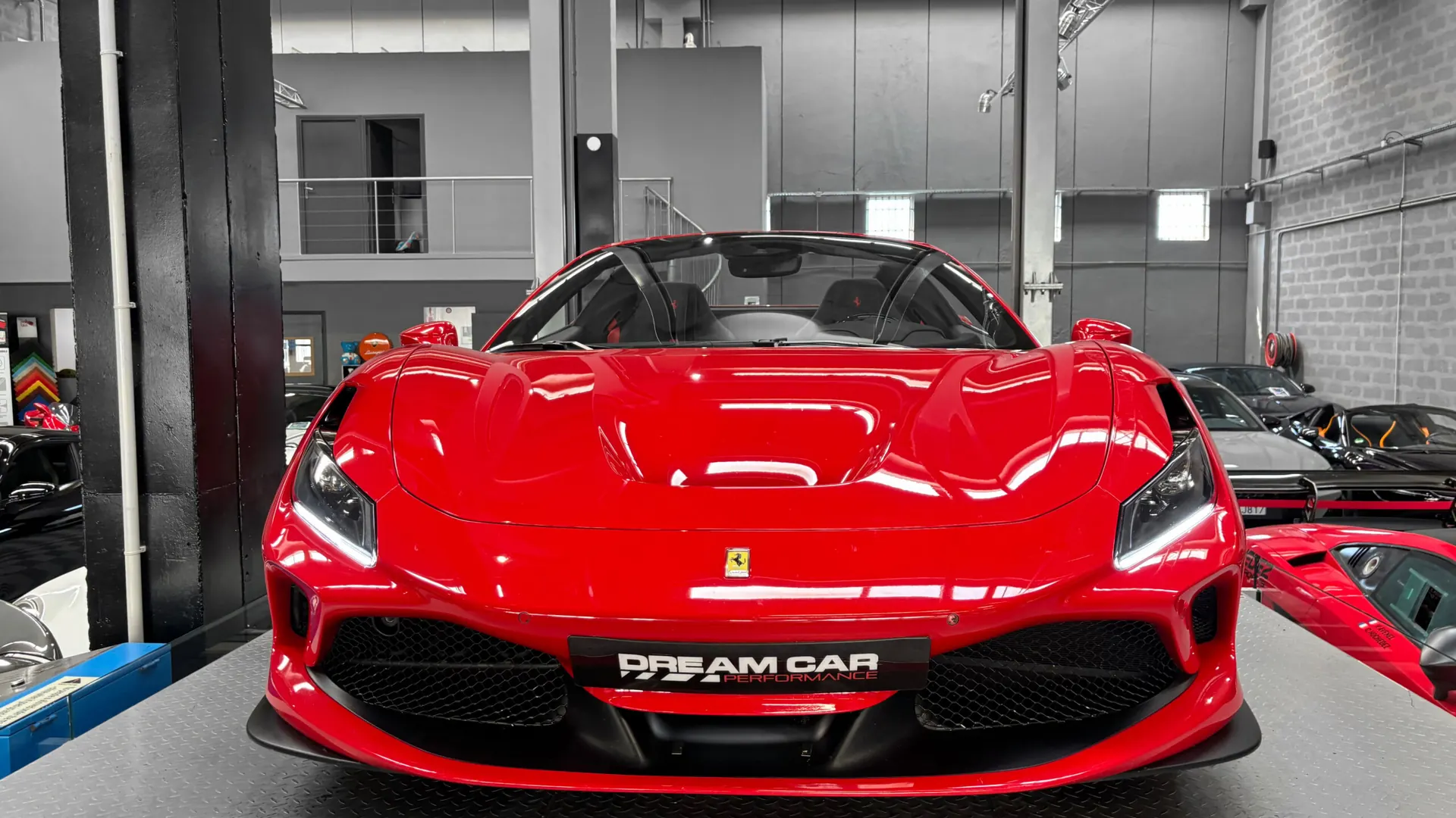 Ferrari F8 — photo 5