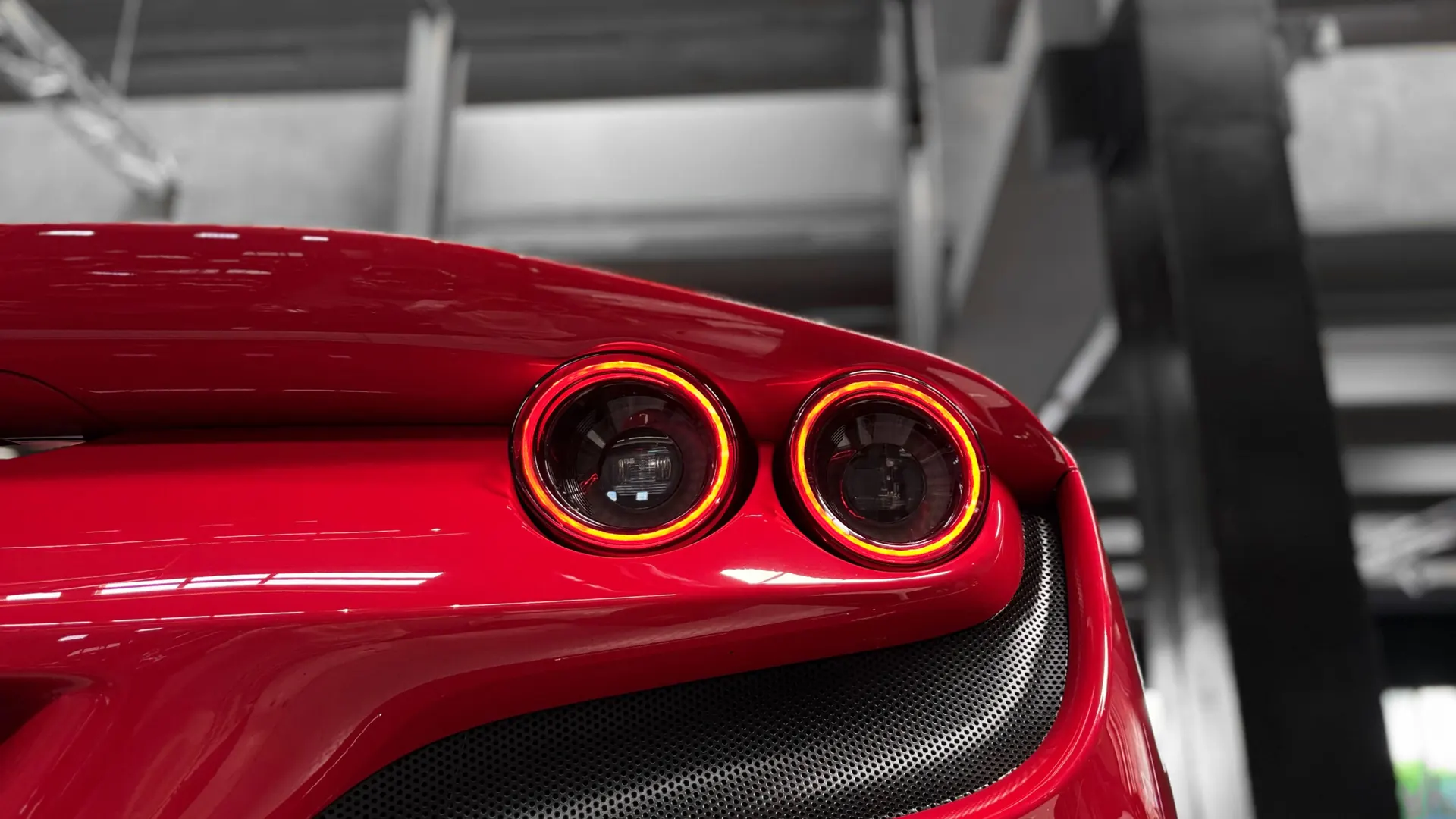 Ferrari F8 — photo 12