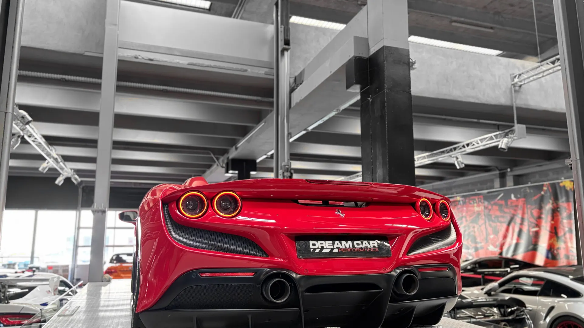 Ferrari F8 — photo 9