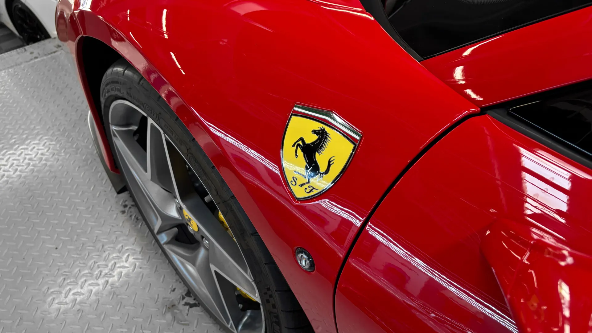 Ferrari F8 — photo 19