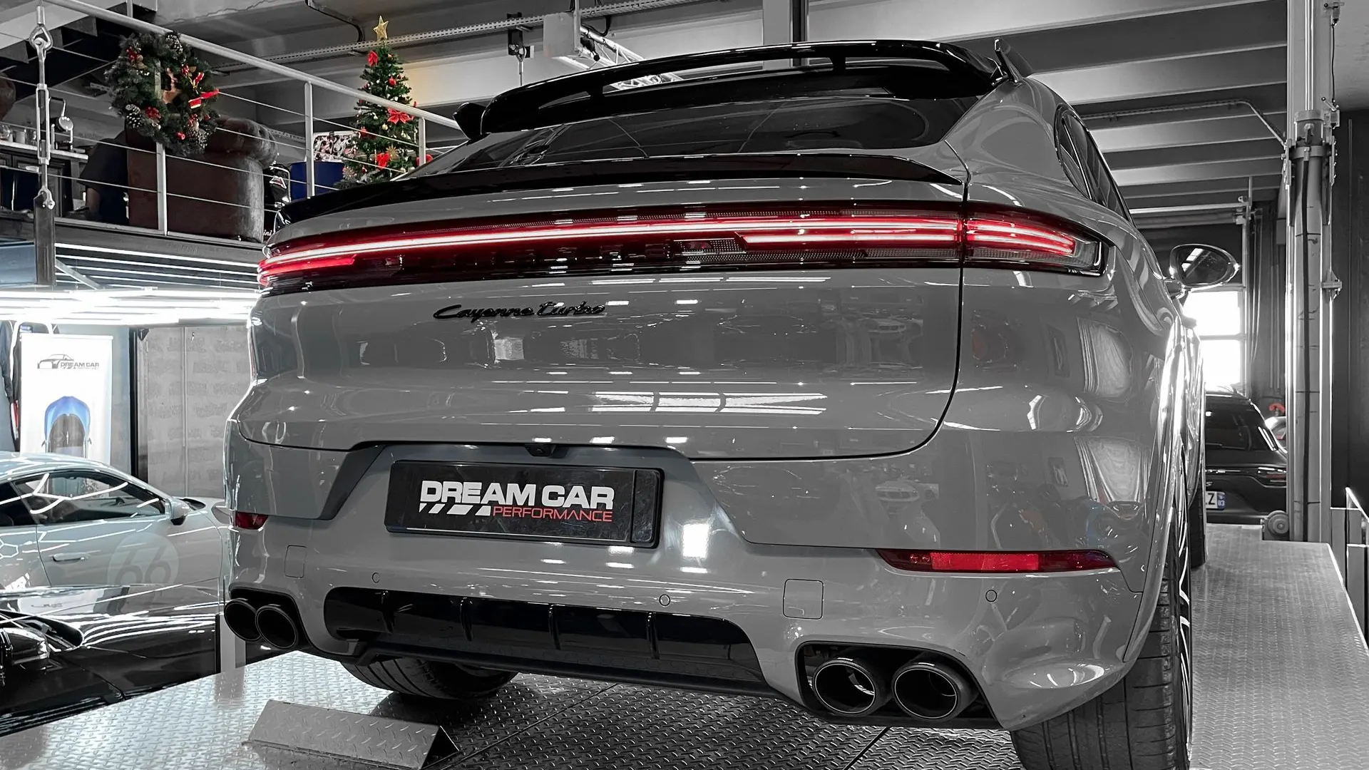 Porsche Cayenne — photo 10