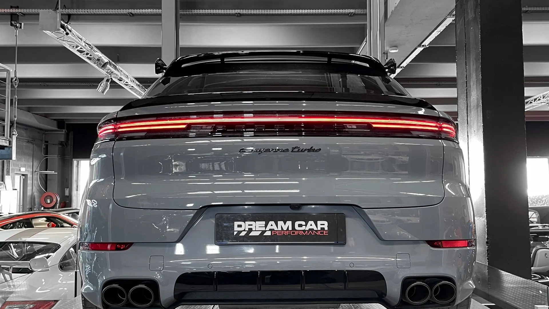 Porsche Cayenne — photo 8
