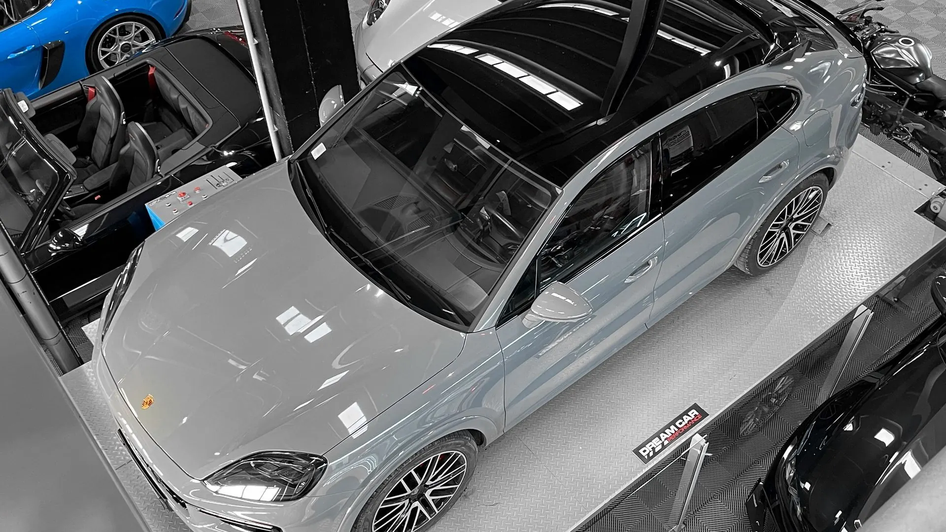 Porsche Cayenne — photo 20