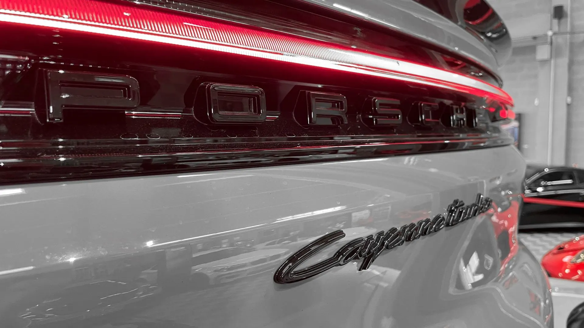 Porsche Cayenne — photo 19