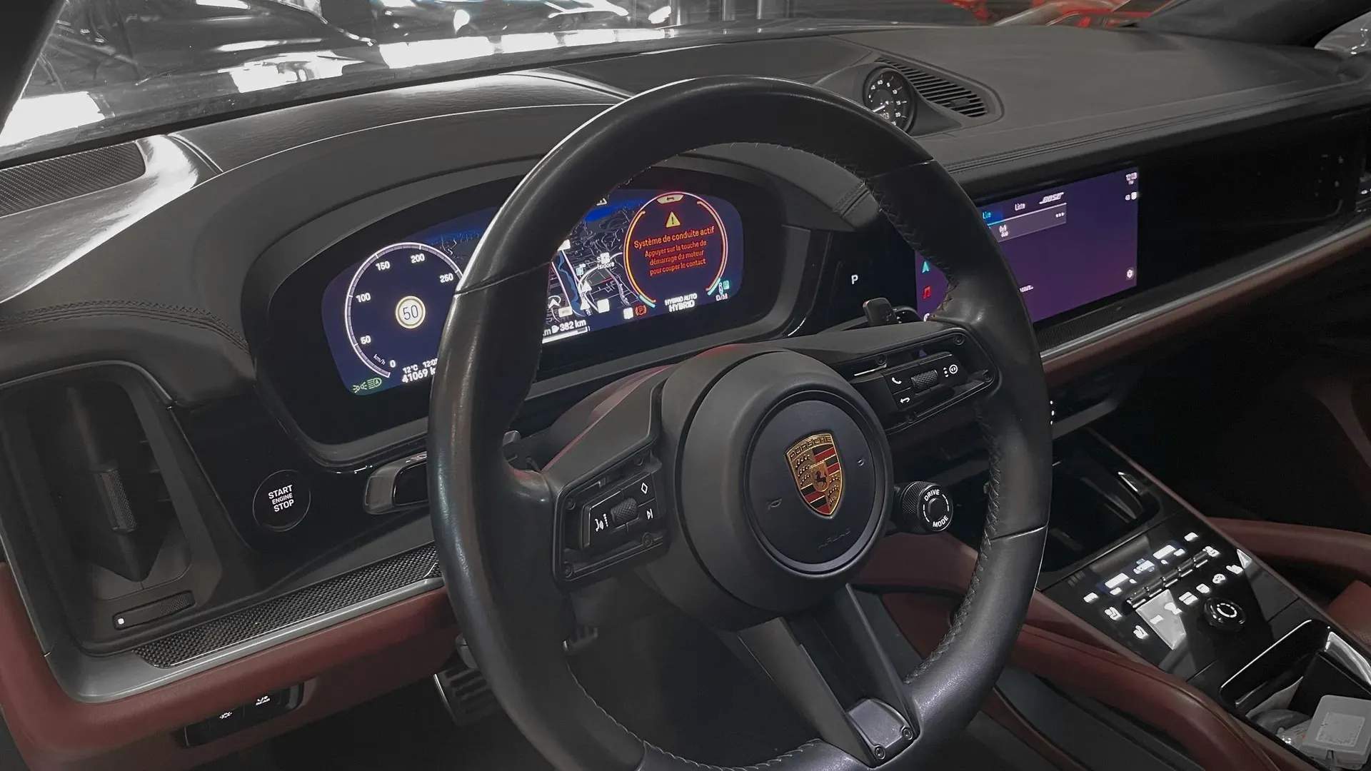 Porsche Cayenne — photo 11