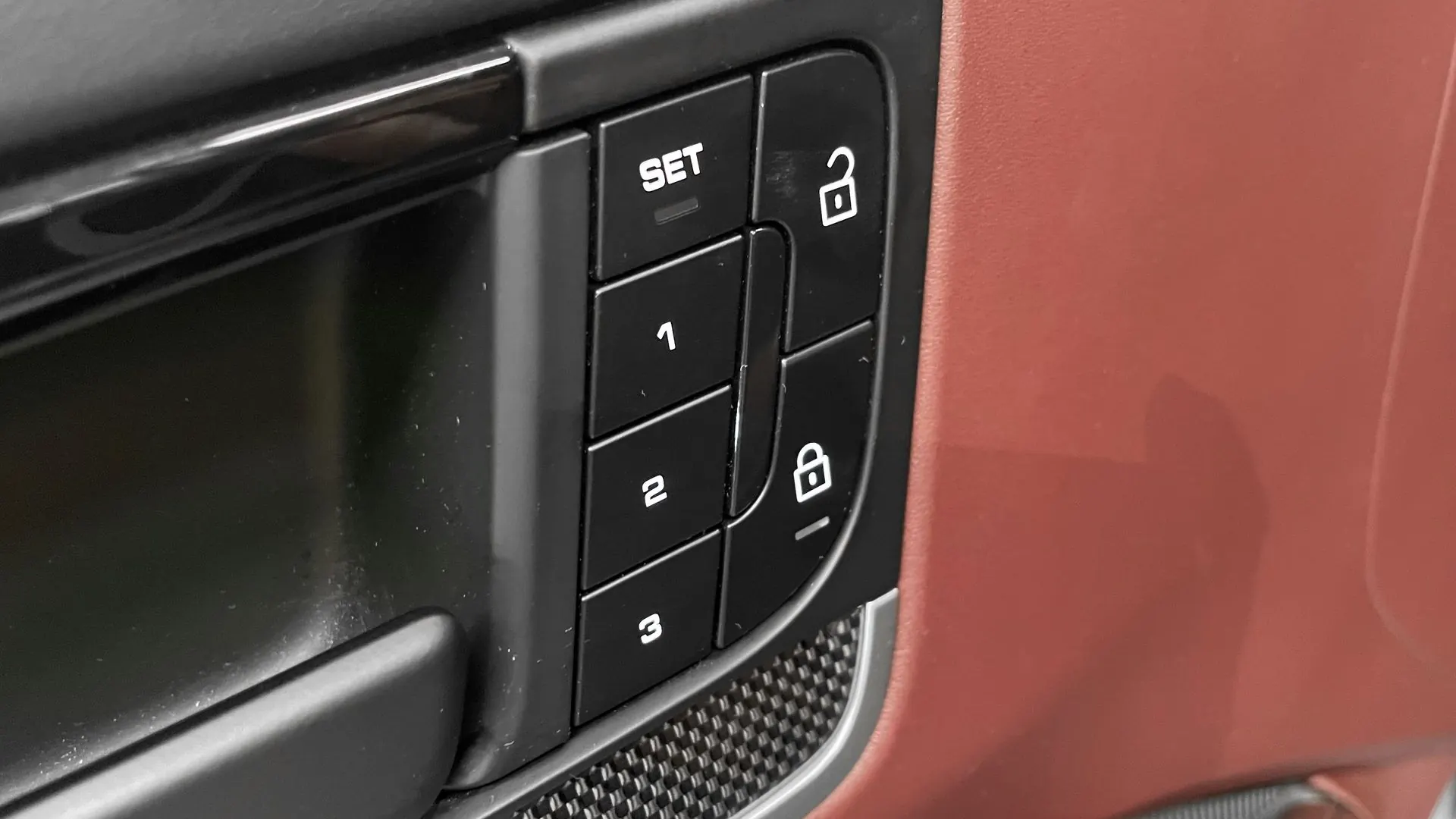 Porsche Cayenne — photo 15