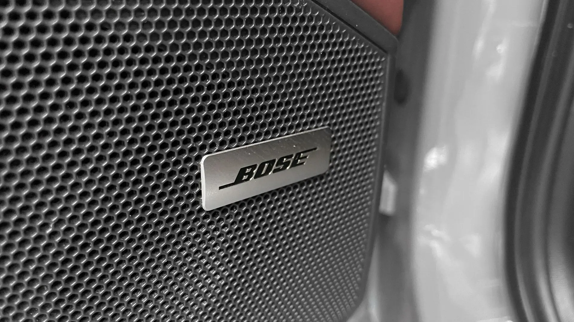 Porsche Cayenne — photo 13