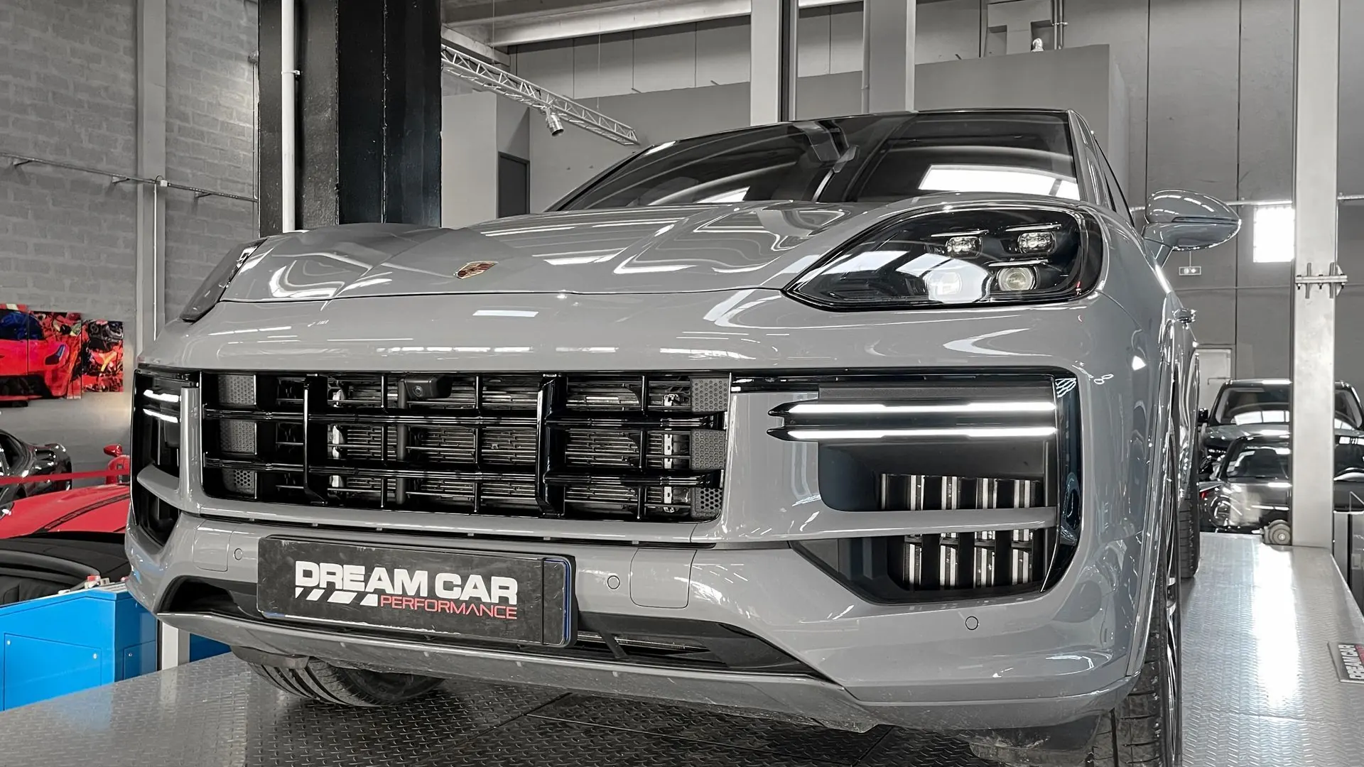 Porsche Cayenne — photo 6