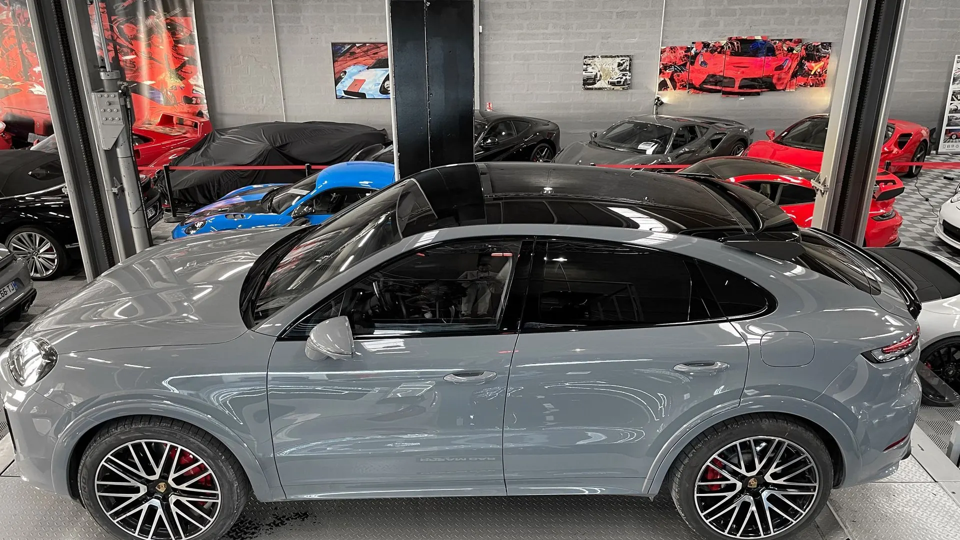 Porsche Cayenne — photo 2
