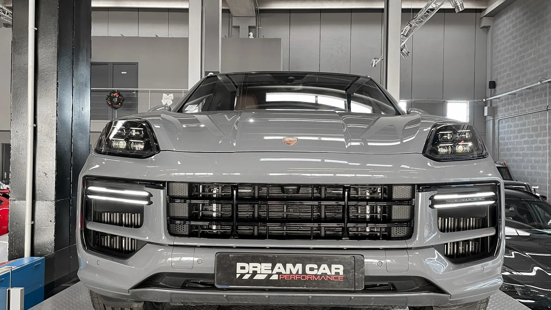 Porsche Cayenne — photo 5