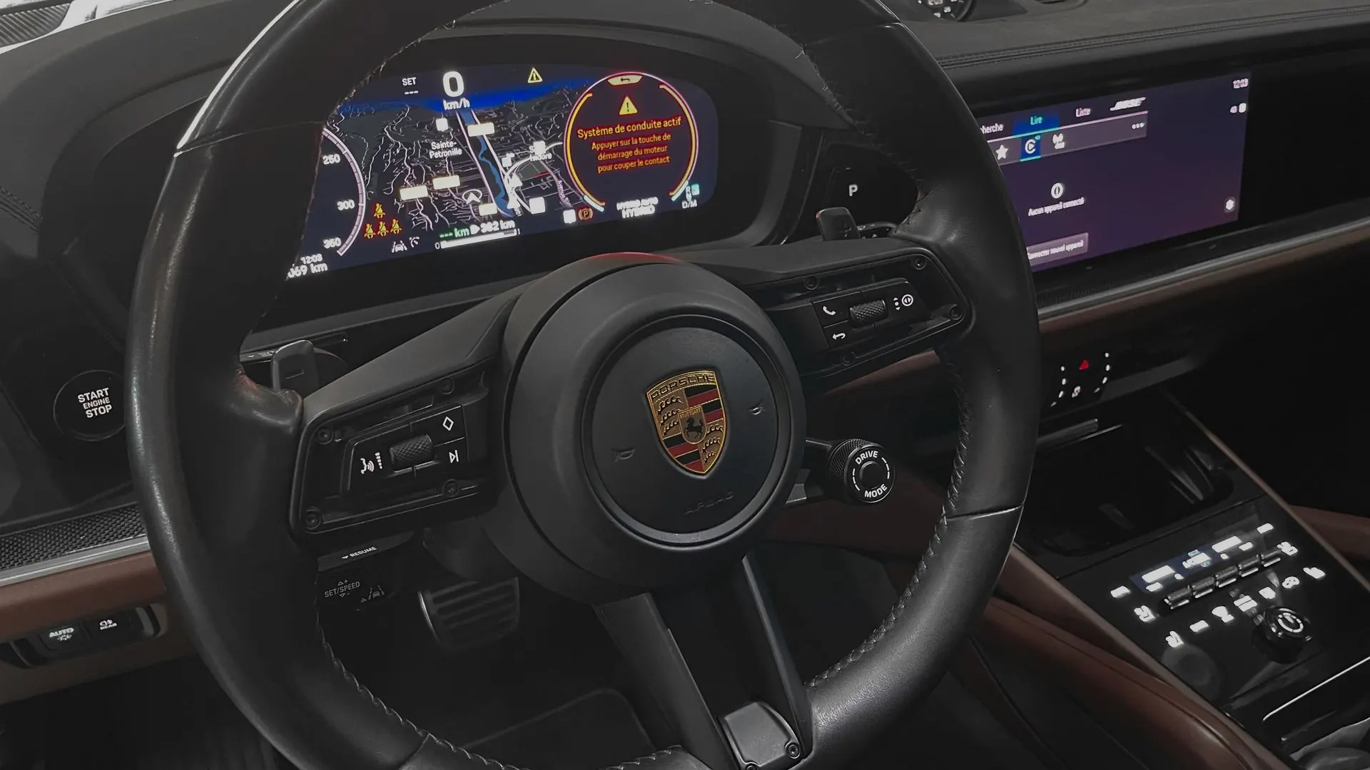 Porsche Cayenne — photo 12