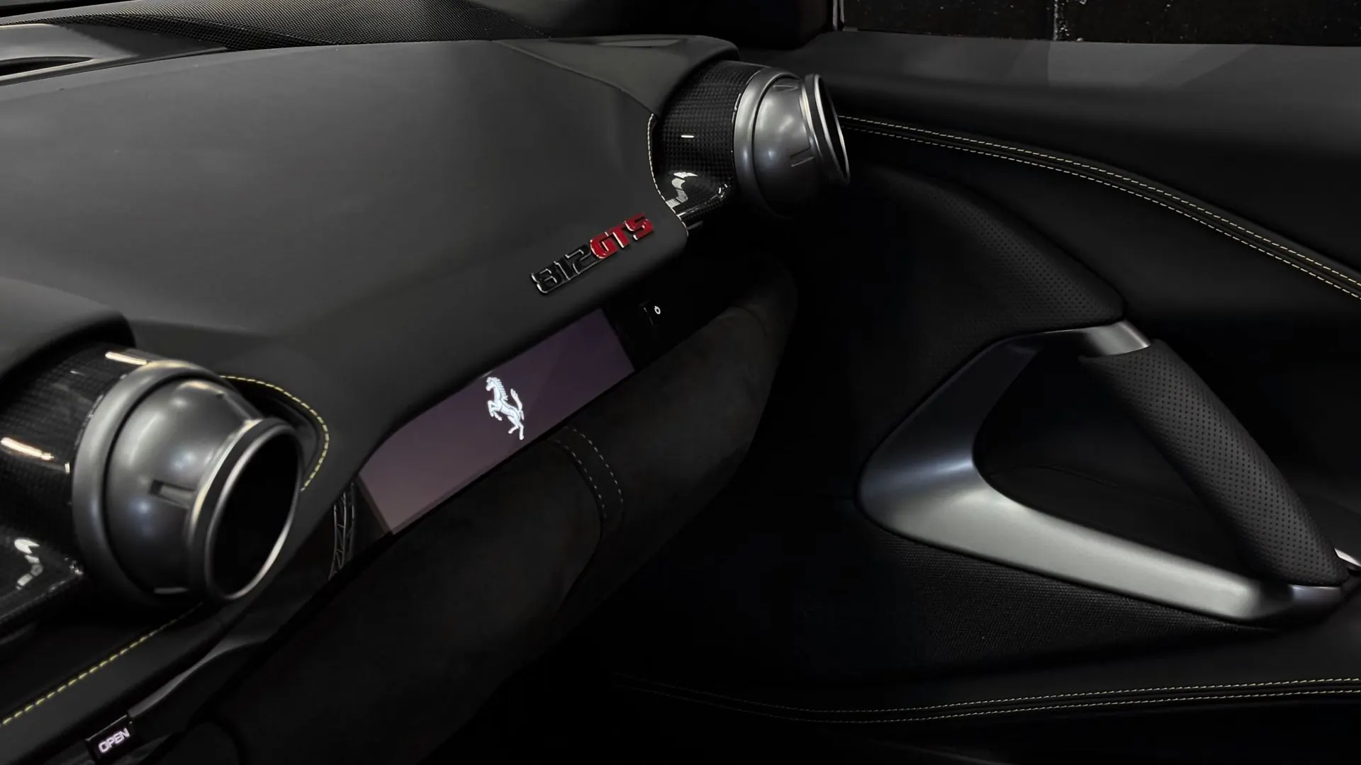 Ferrari 812 — photo 15