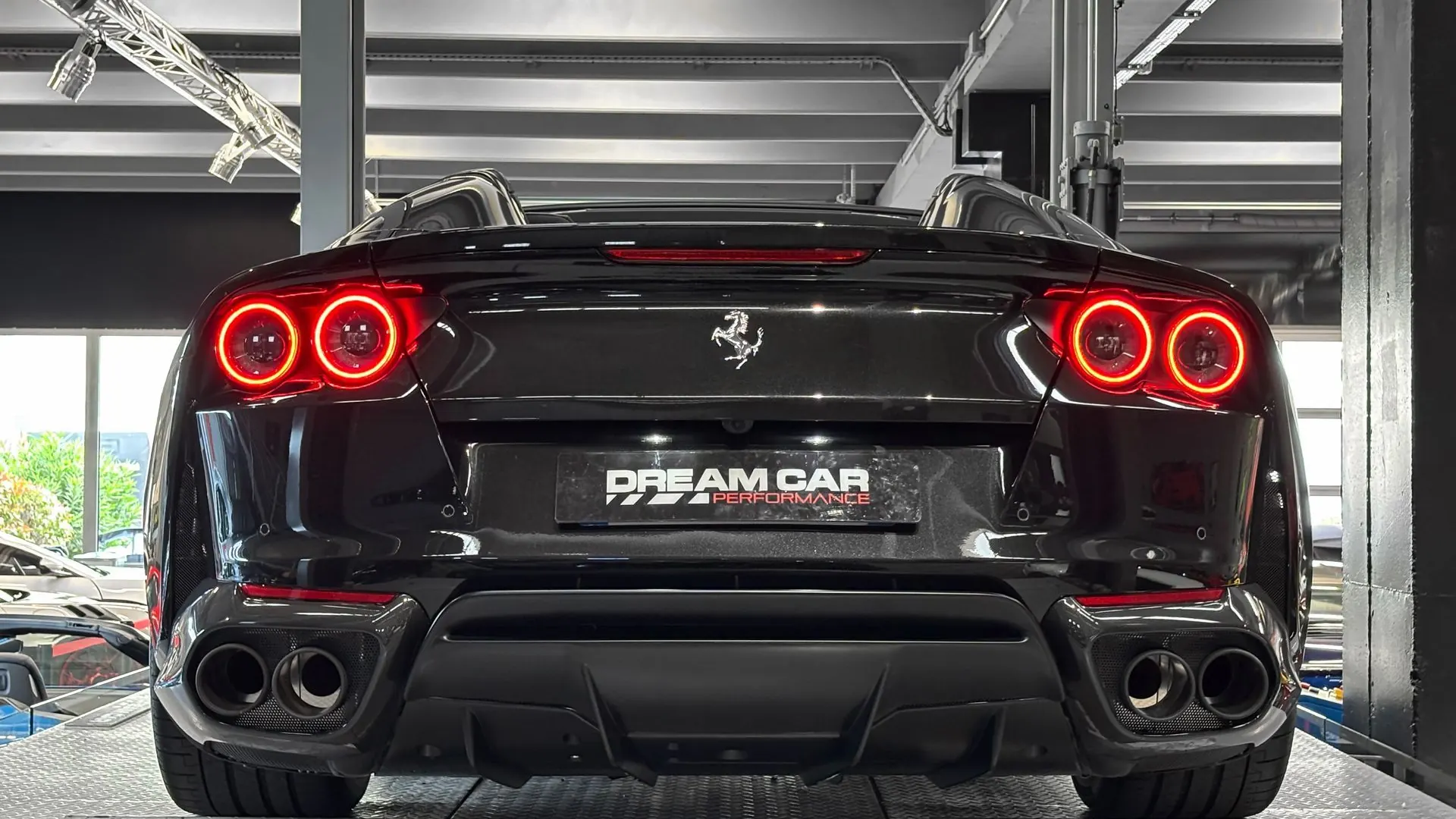 Ferrari 812 — photo 9