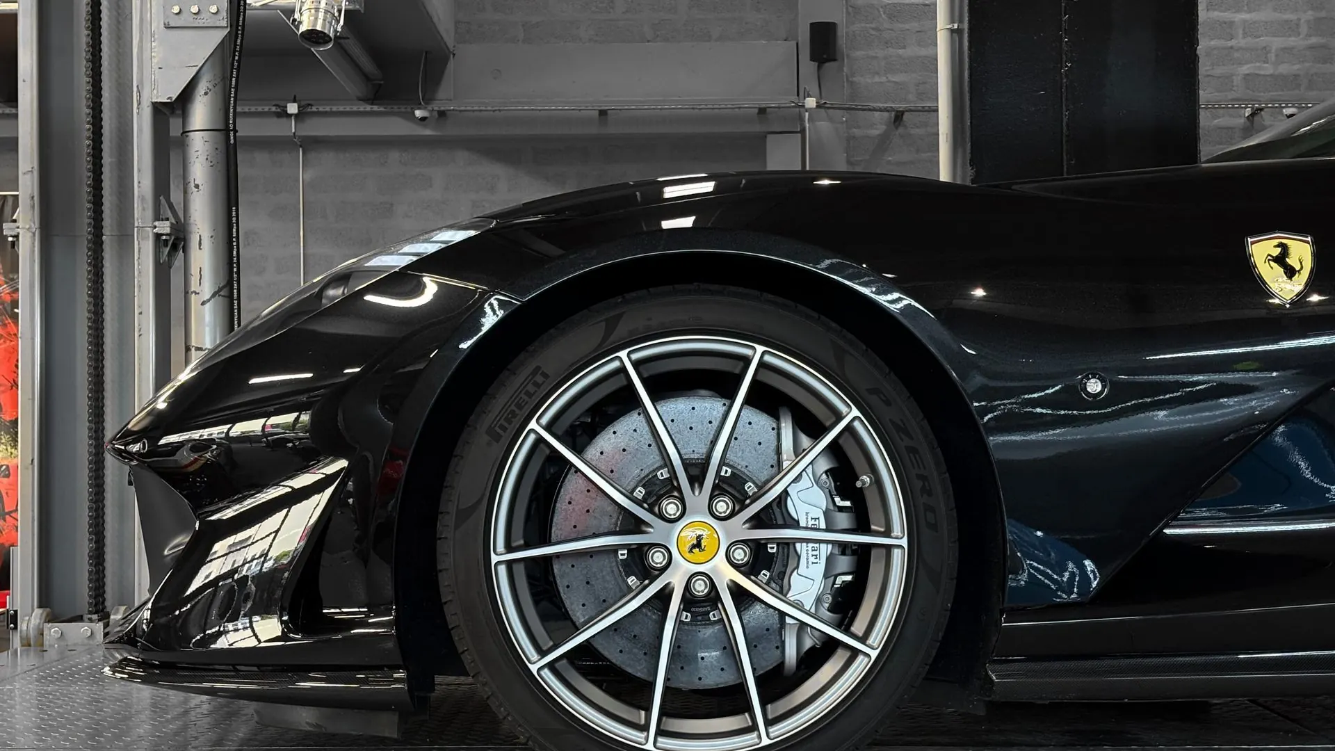 Ferrari 812 — photo 7