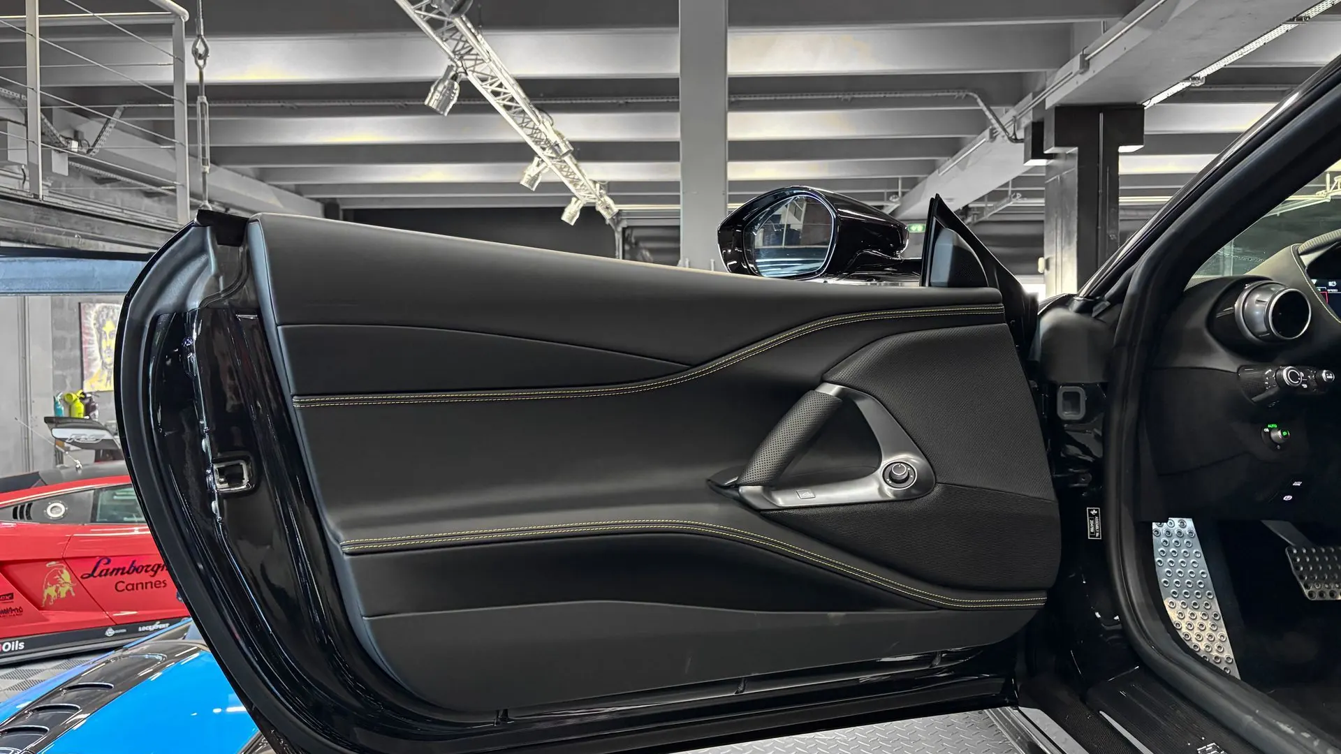 Ferrari 812 — photo 11