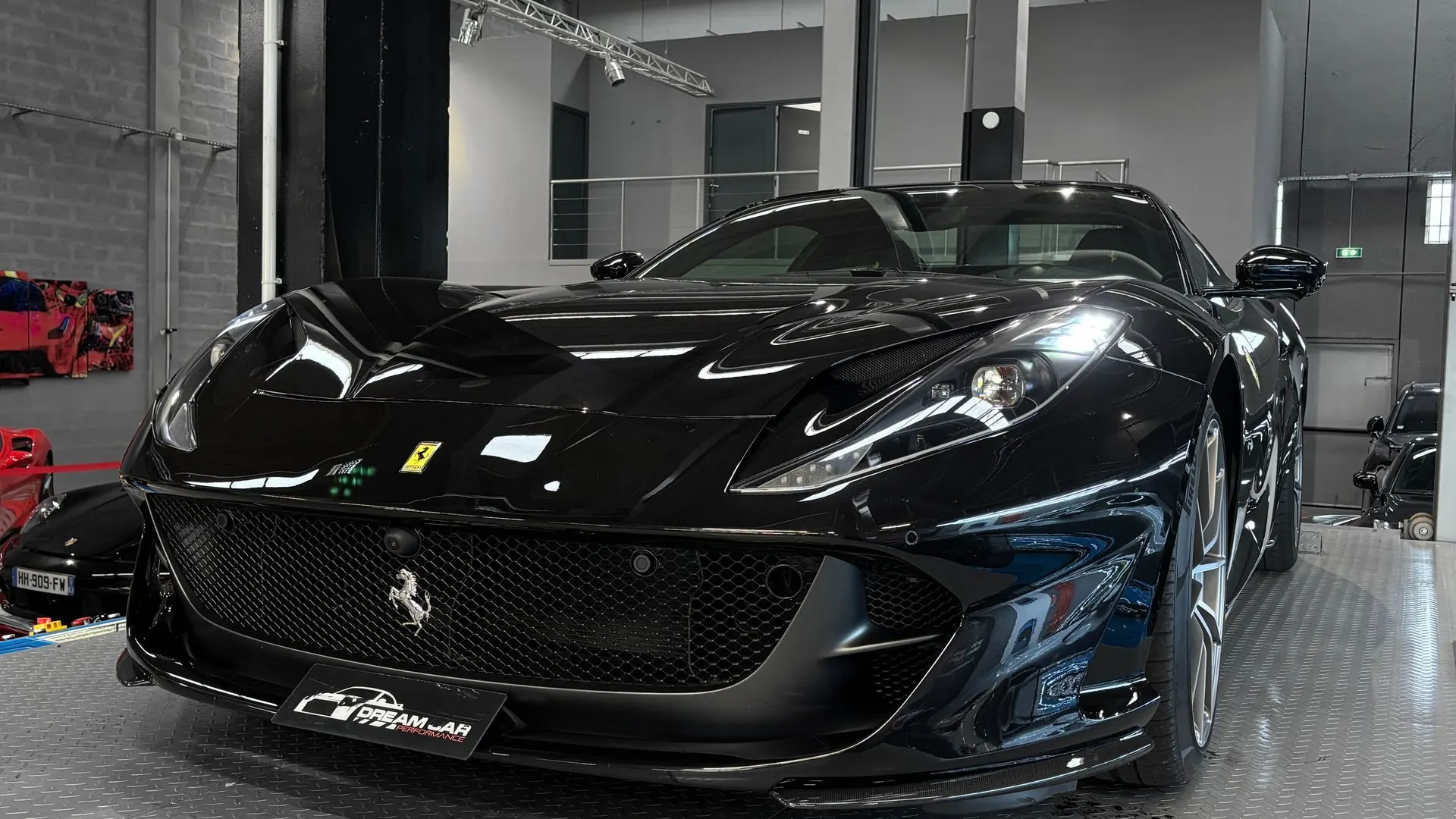 Ferrari 812 — photo 6
