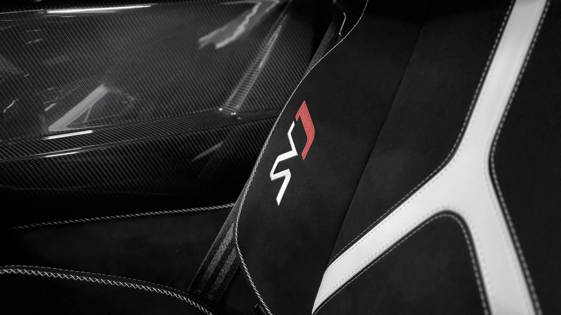Lamborghini Aventador — photo 9